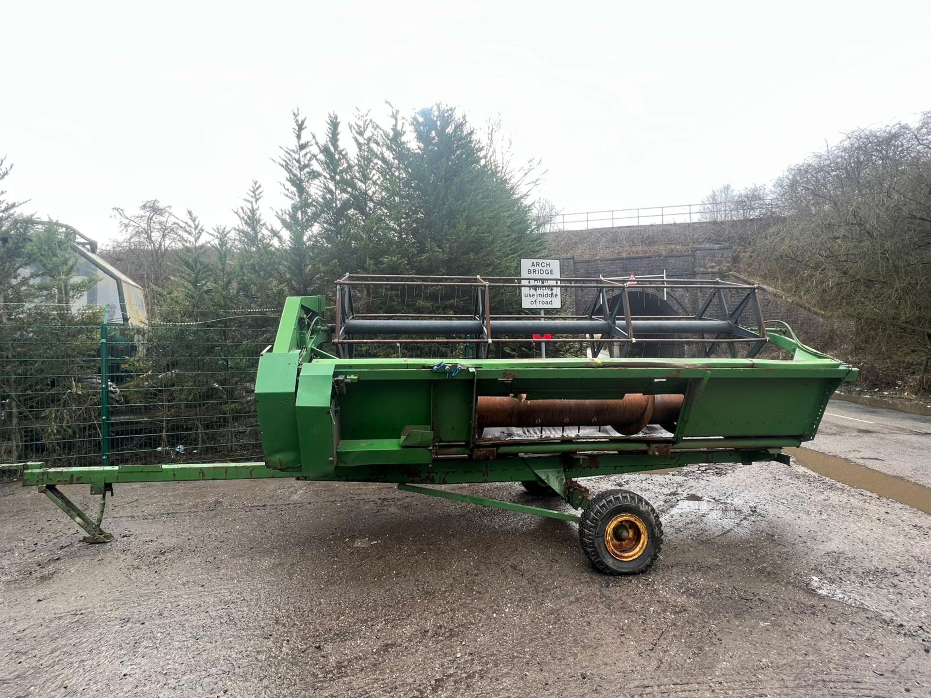 JOHN DEERE 975 COMBINE HARVESTER ROAD REGISTERED WITH HEAD AND DOLLY *PLUS VAT* - Image 16 of 26