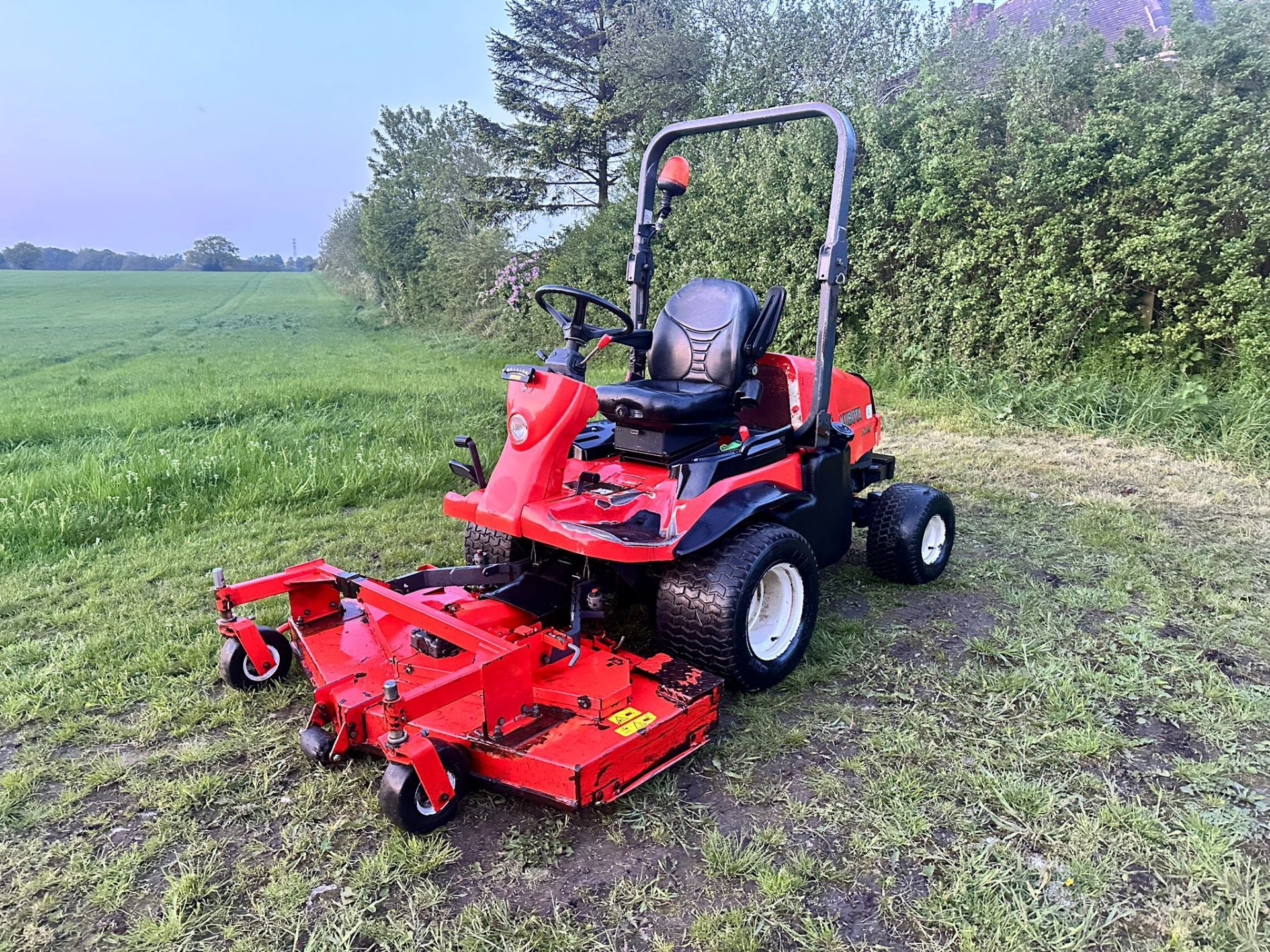 2013 KUBOTA F3680 4WD OUTFRONT RIDE ON MOWER *PLUS VAT* - Image 2 of 14