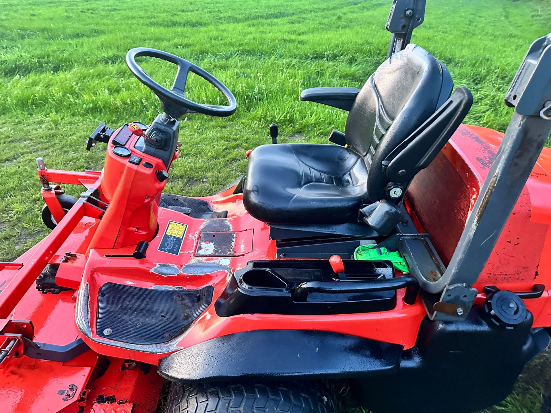 2013 KUBOTA F3680 4WD OUTFRONT RIDE ON MOWER *PLUS VAT* - Image 10 of 14