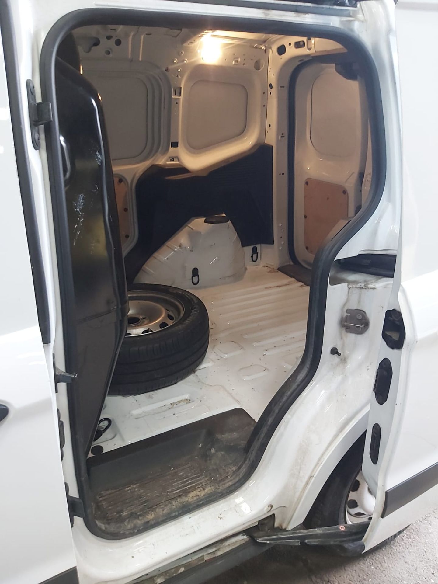 2017 FORD TRANSIT COURIER BASE TDCi WHITE PANEL VAN *PLUS VAT* - Image 8 of 11