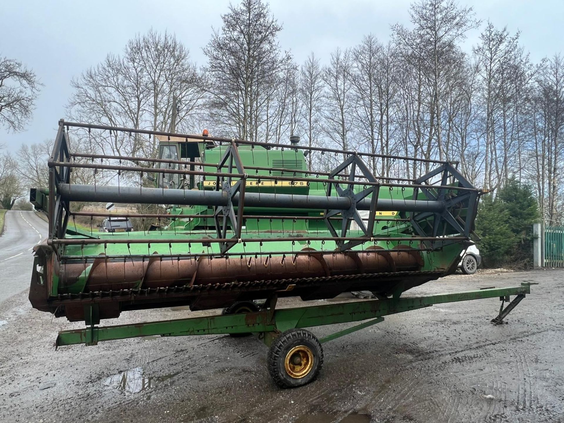 JOHN DEERE 975 COMBINE HARVESTER ROAD REGISTERED WITH HEAD AND DOLLY *PLUS VAT* - Image 15 of 26