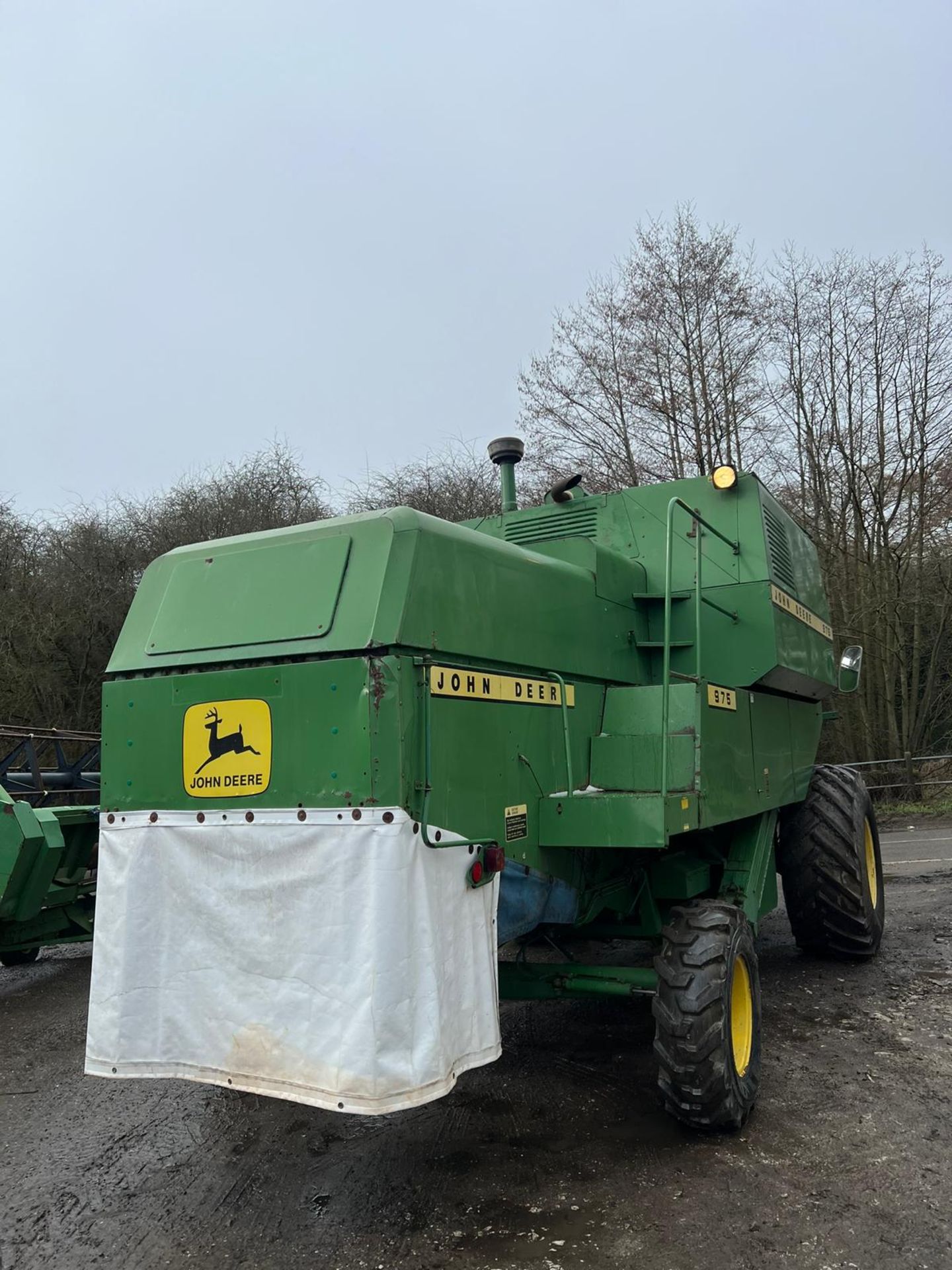 JOHN DEERE 975 COMBINE HARVESTER ROAD REGISTERED WITH HEAD AND DOLLY *PLUS VAT* - Image 13 of 26