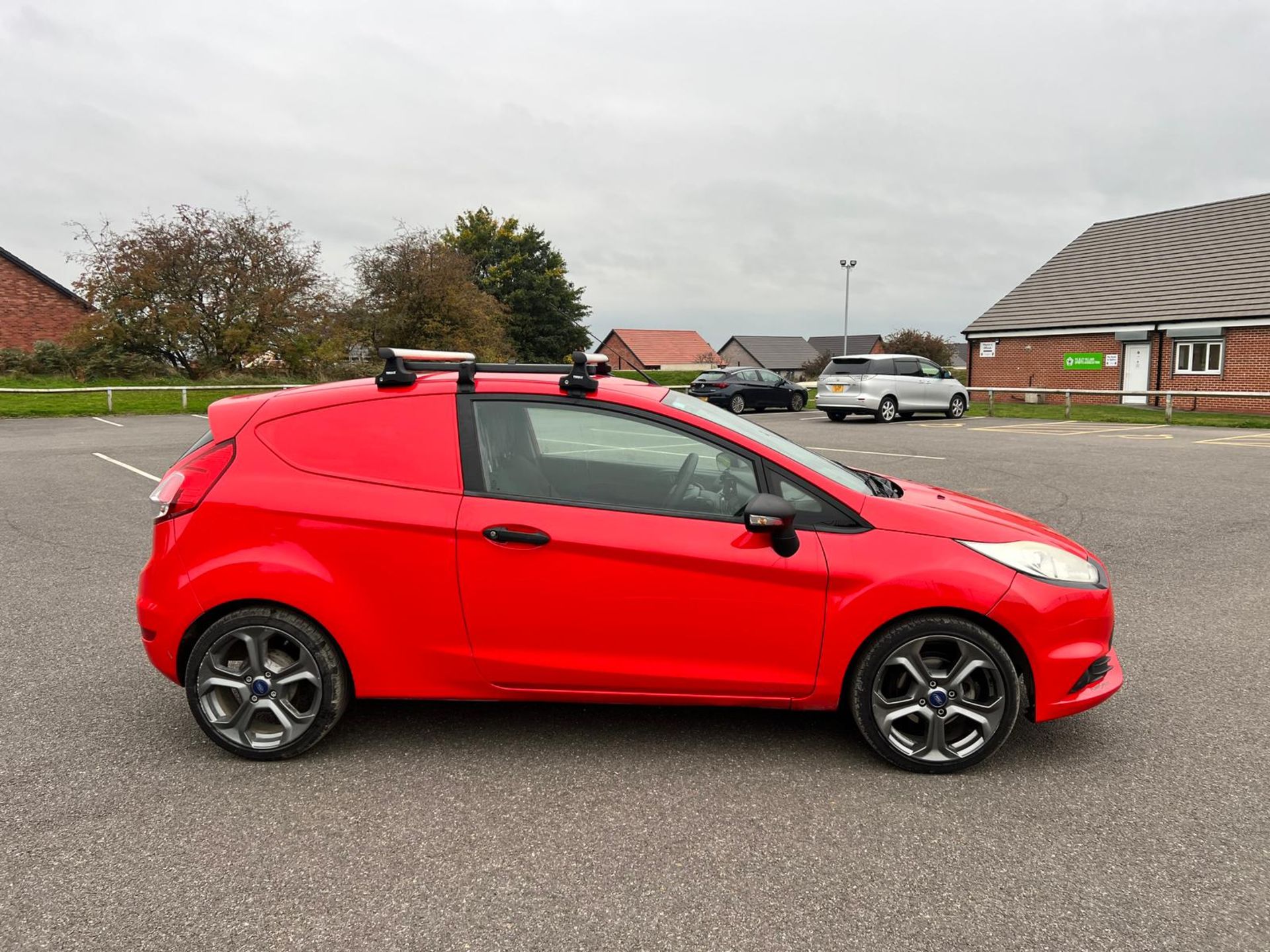 2016 Ford Fiesta 1.5 Diesel TDCI Red Car Derived Panel Van *PLUS VAT* - Image 8 of 29