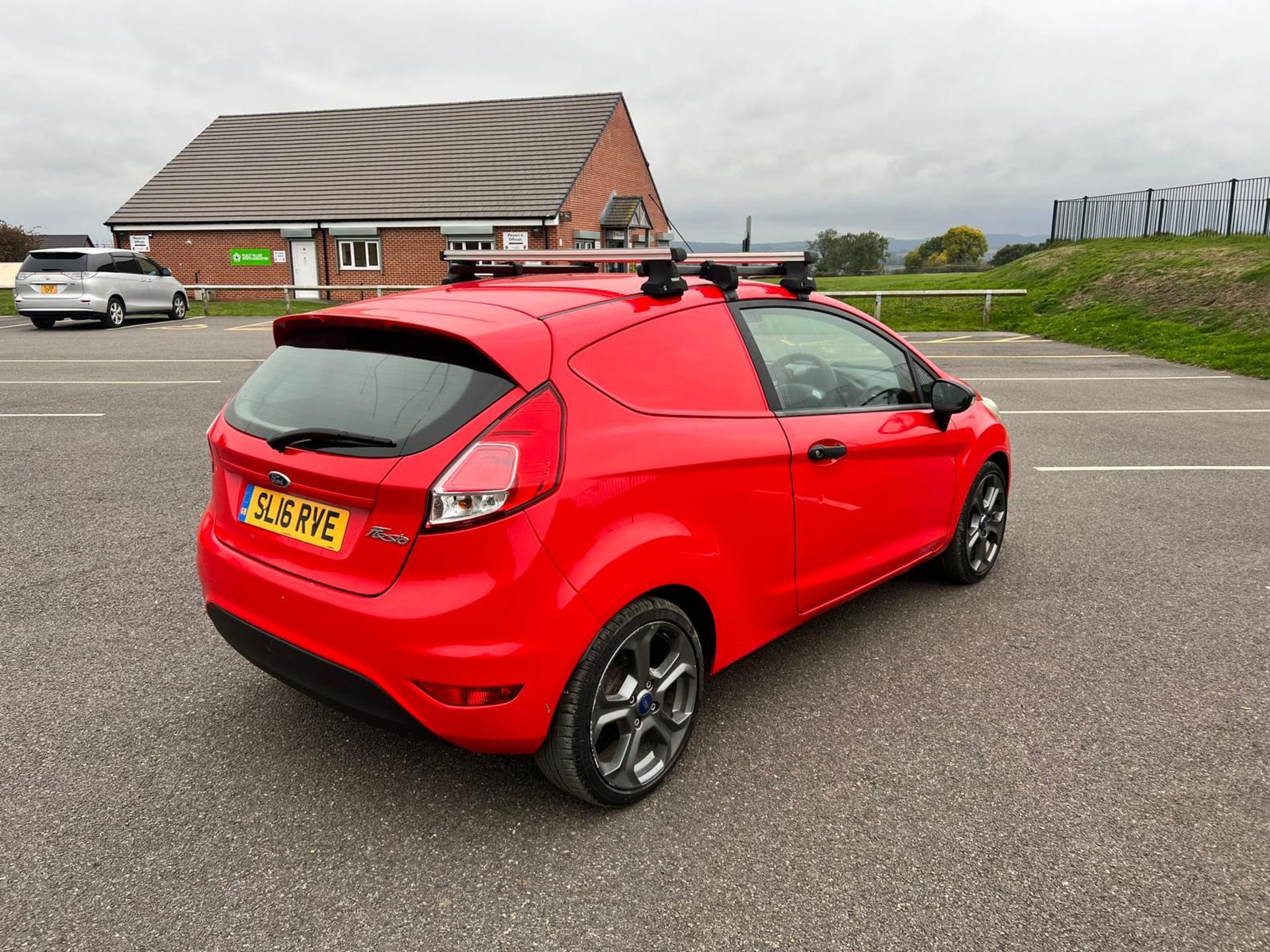 2016 Ford Fiesta 1.5 Diesel TDCI Red Car Derived Panel Van *PLUS VAT* - Image 5 of 29