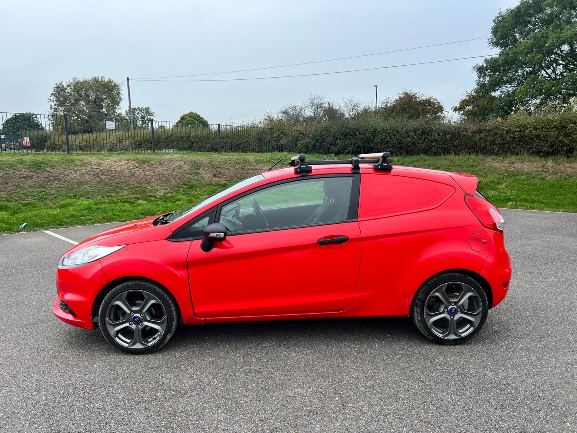 2016 Ford Fiesta 1.5 Diesel TDCI Red Car Derived Panel Van *PLUS VAT* - Image 7 of 29