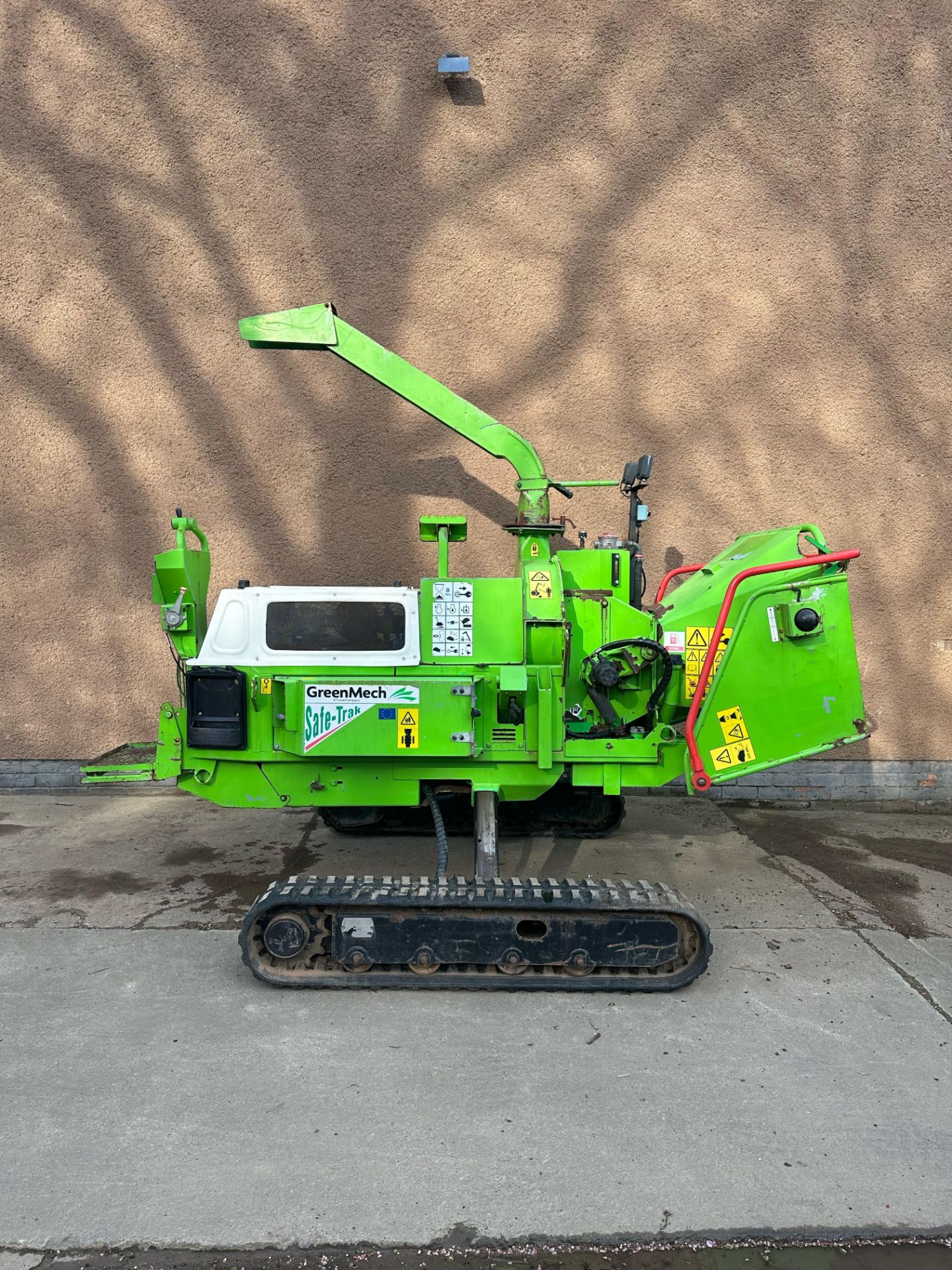 Greenmech Tracked woodchipper *PLUS VAT* - Image 3 of 8