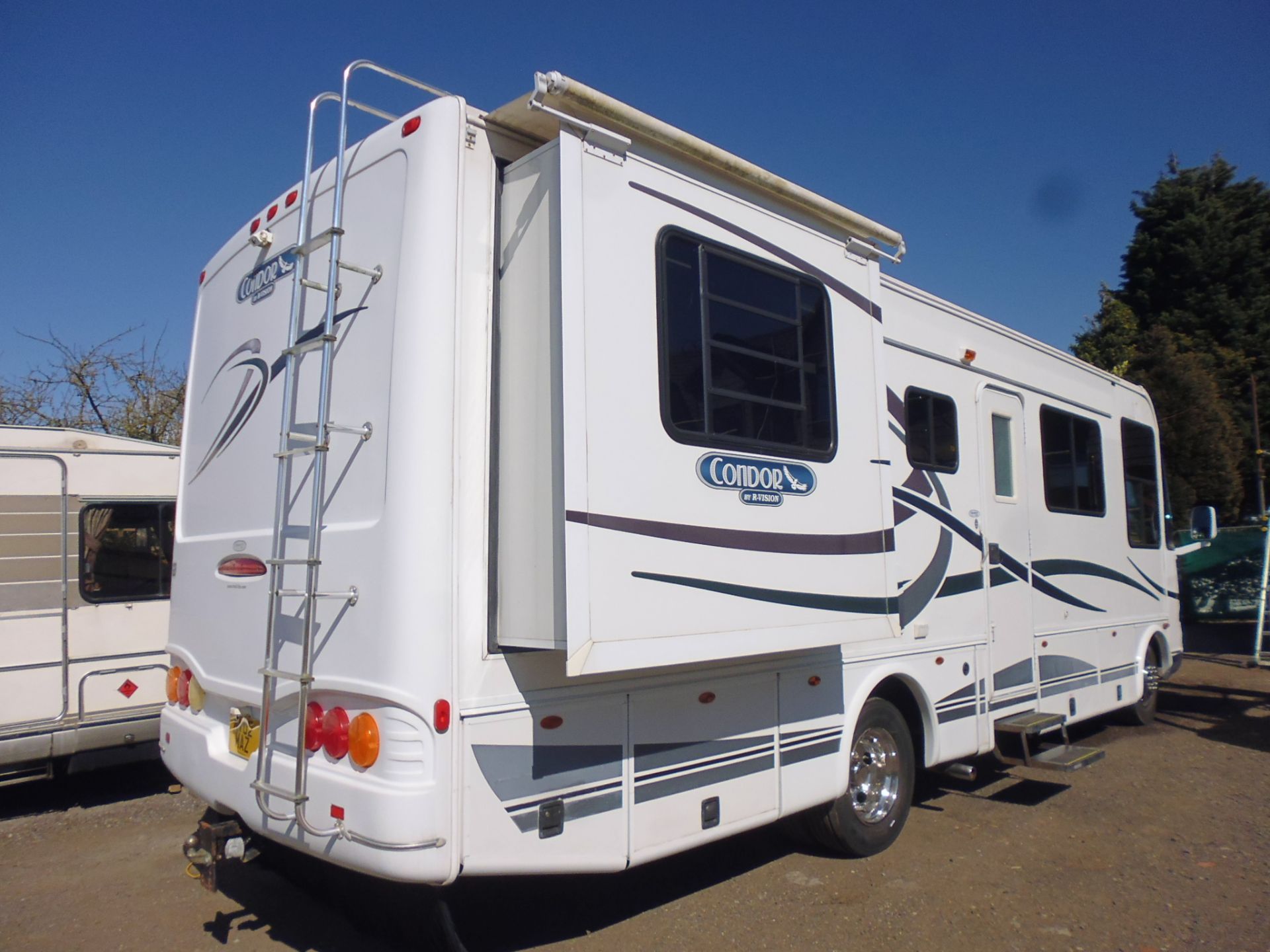 2003 R-VISION CONDOR 28' Twin Slide, 6 berth American Motorhome *NO VAT* - Image 5 of 20