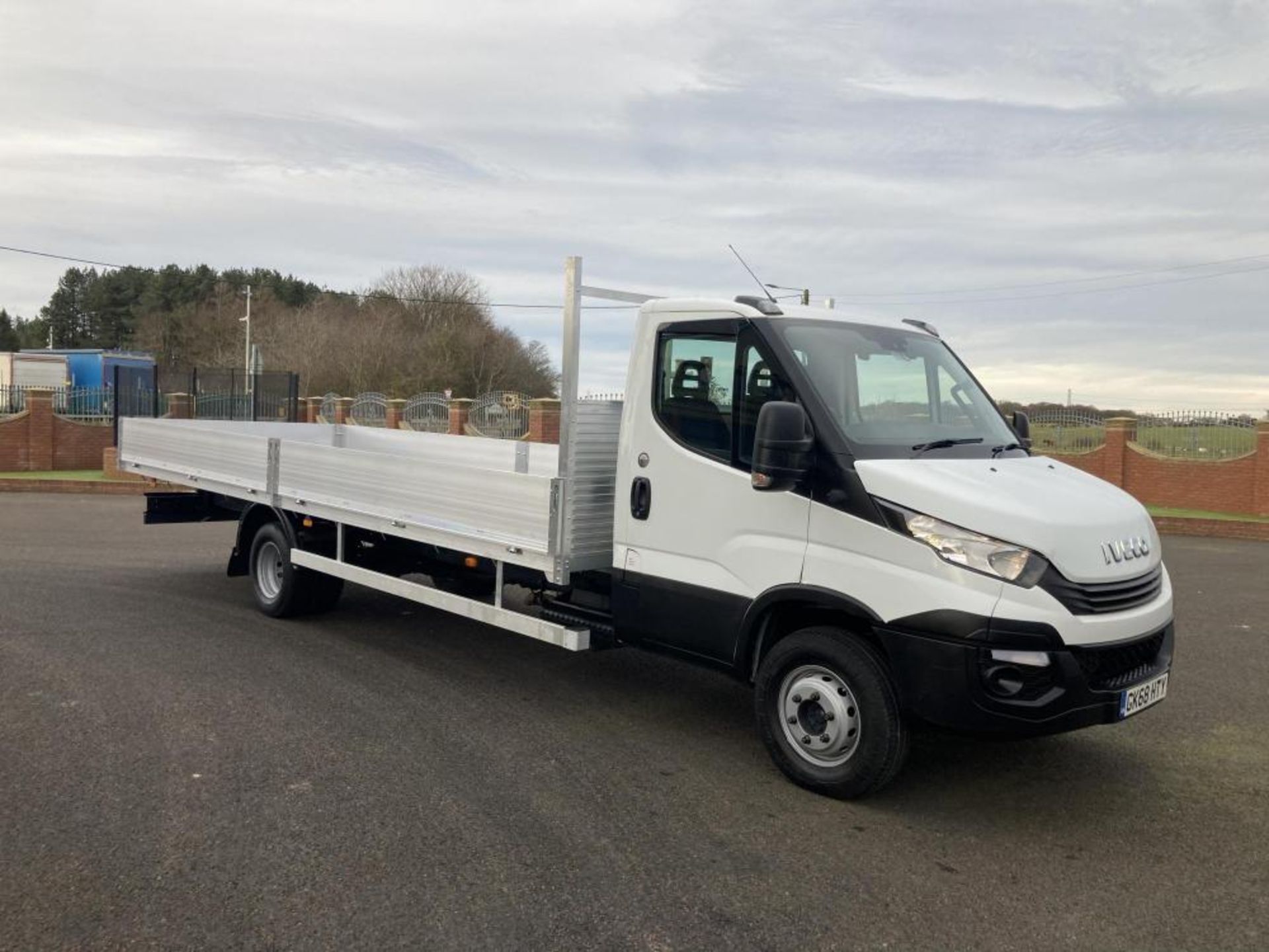 IVECO DAILY 72-180 HIGH MATIC 21ft6 NEW ALLOY DROP SIDE BODY 3 cab seats euro 6 air con *PLUS VAT* - Image 3 of 21