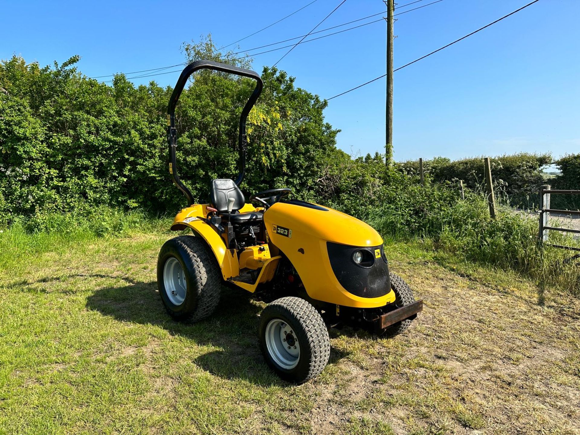 JCB 323HST 23HP 4WD COMPACT TRACTOR *PLUS VAT* - Image 2 of 16