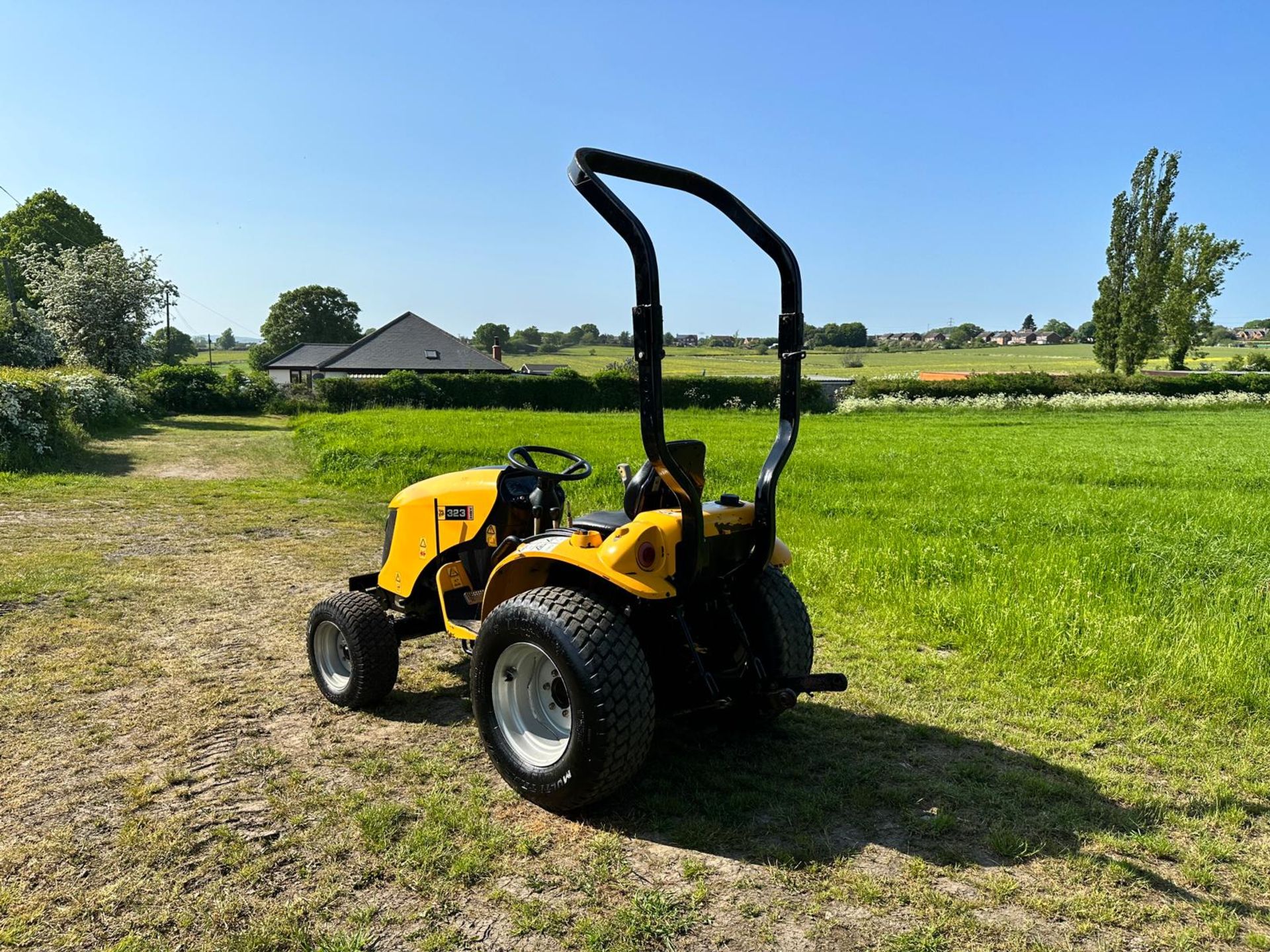 JCB 323HST 23HP 4WD COMPACT TRACTOR *PLUS VAT* - Image 3 of 16