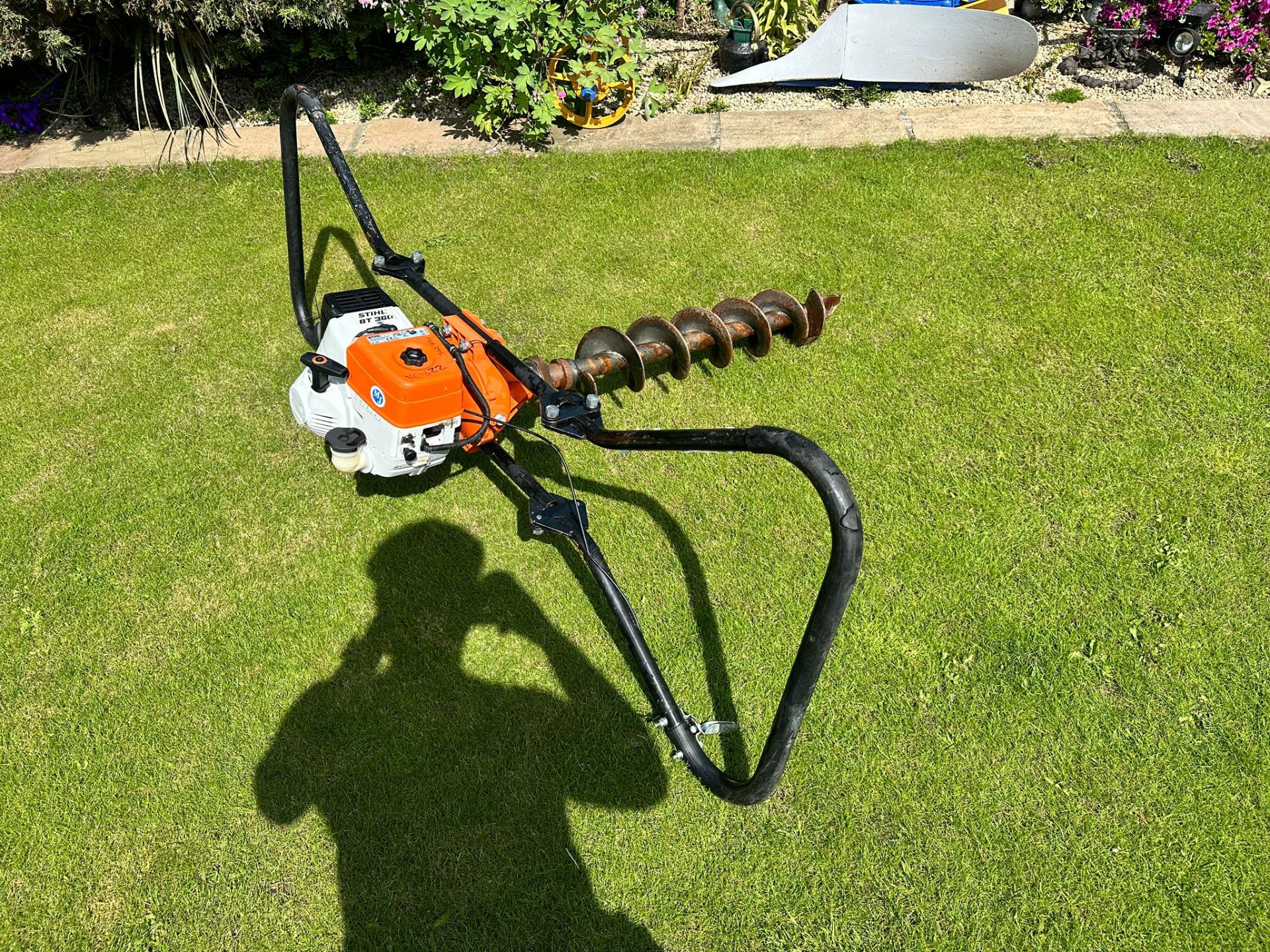 2016 STIHL BT360 PETROL POSTHOLE BORER WITH AUGER *PLUS VAT* - Image 2 of 11