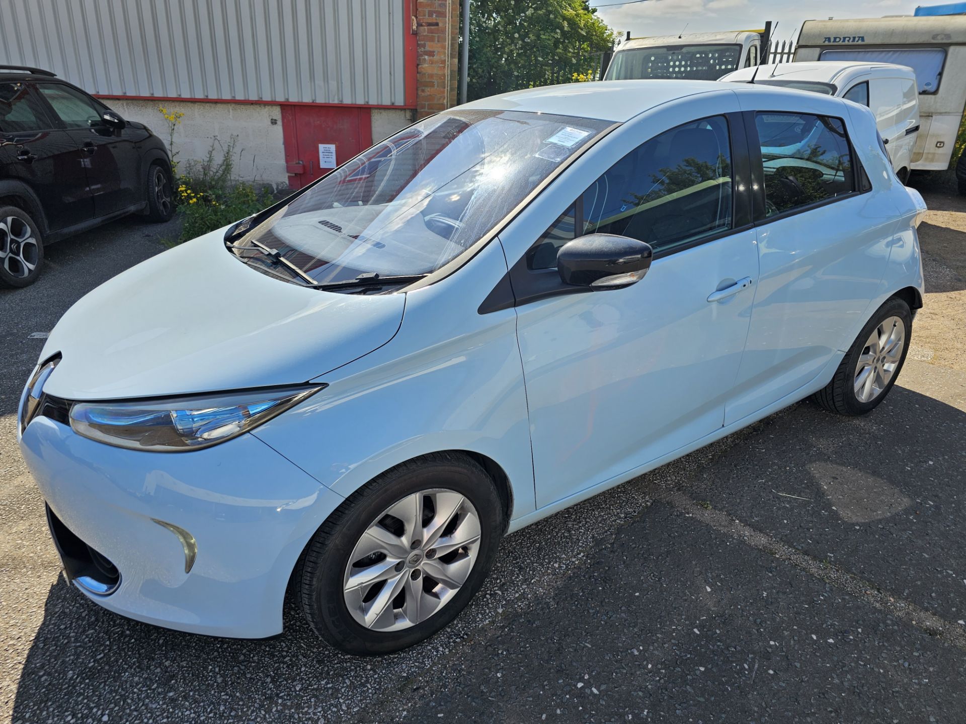 2014/14 REG RENAULT ZOE DYNAMIQUE INTENSE AUTOMATIC ELECTRIC HATCHBACK, SHOWING 1 FORMER KEEPER - Image 4 of 26