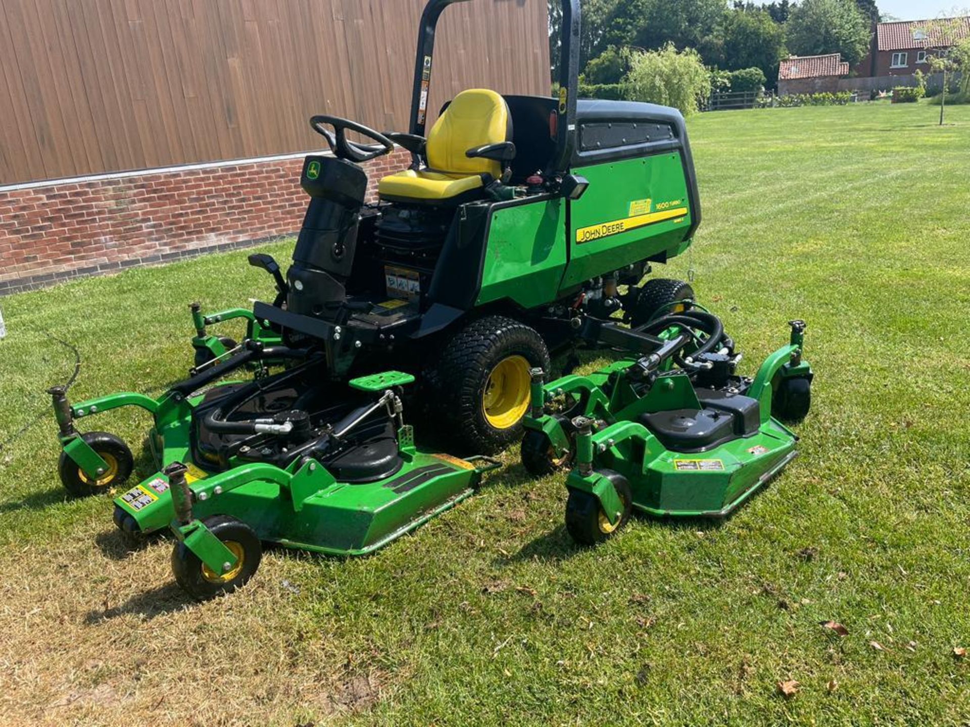 JOHN DEERE 1600 TURBO SERIES X WIDE AREA MOWER, YEAR 2011 *NO VAT* - Image 10 of 26