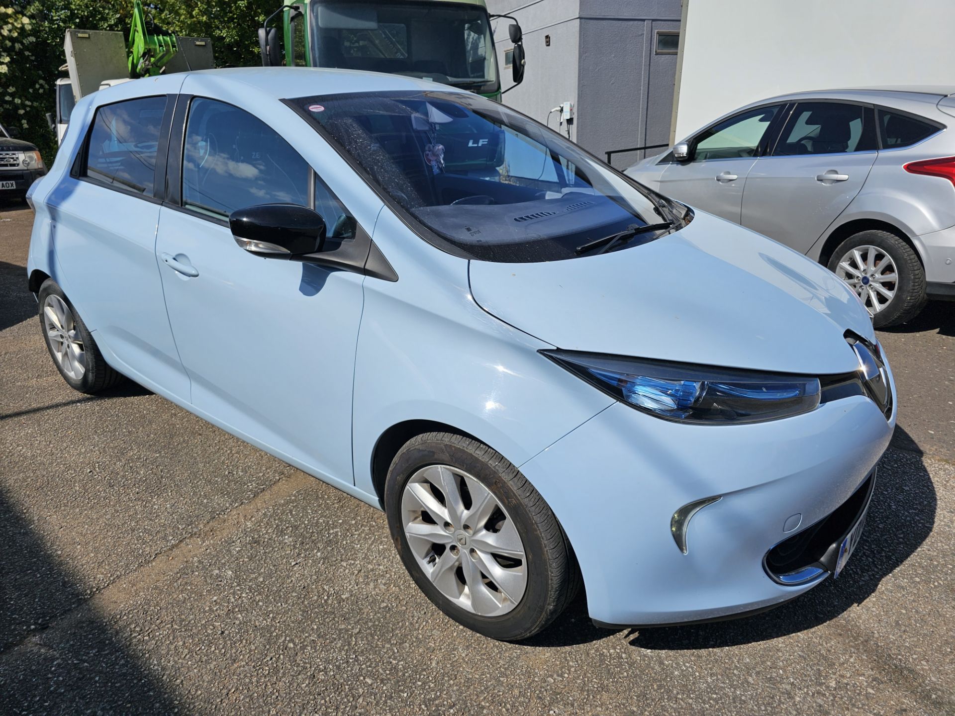 2014/14 REG RENAULT ZOE DYNAMIQUE INTENSE AUTOMATIC ELECTRIC HATCHBACK, SHOWING 1 FORMER KEEPER