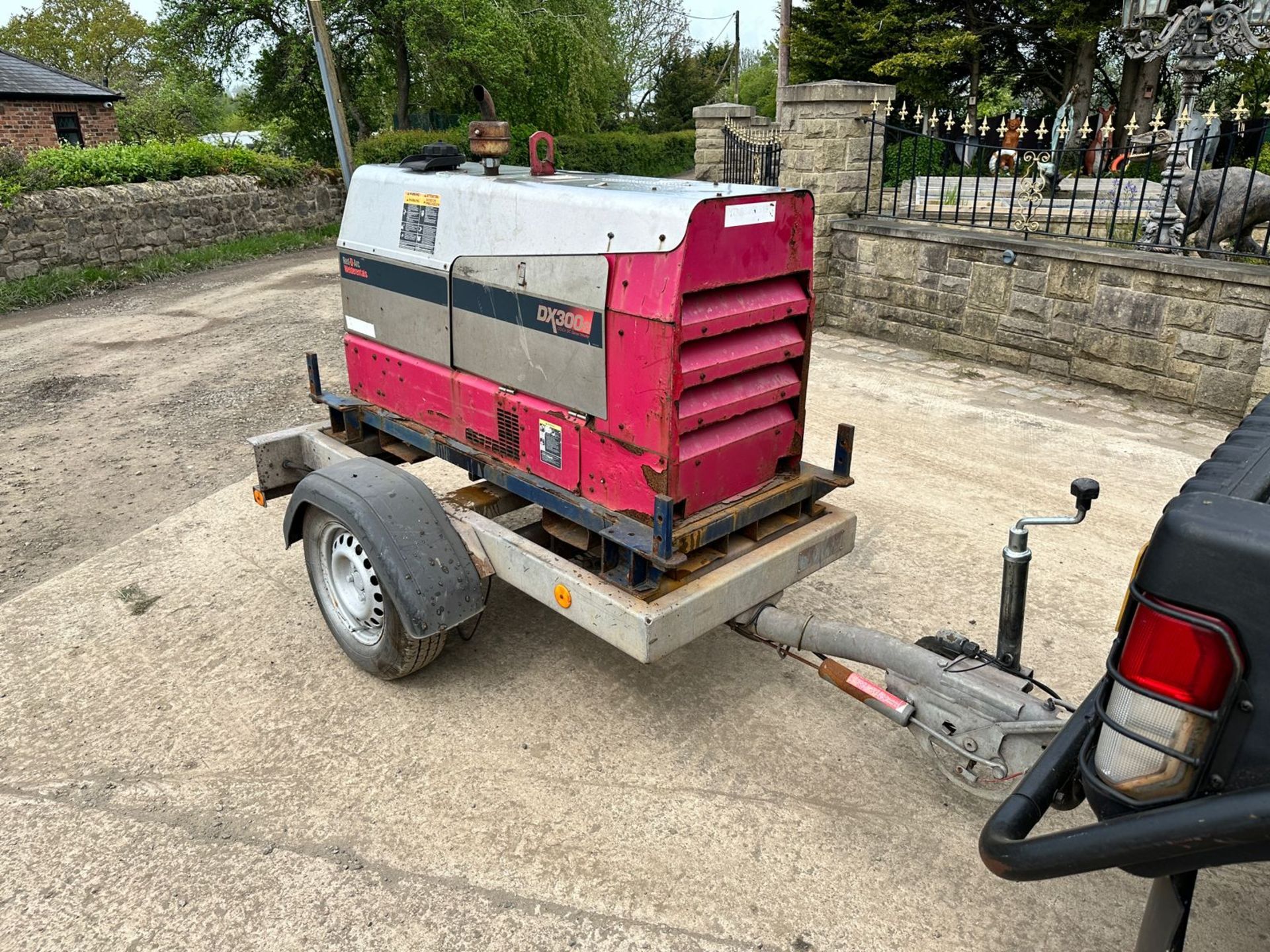 RED-A-ARC DX300E BY LINCOLN ELECTRIC 10KVA TOWBEHIND DIESEL WELDER GENERATOR *PLUS VAT*