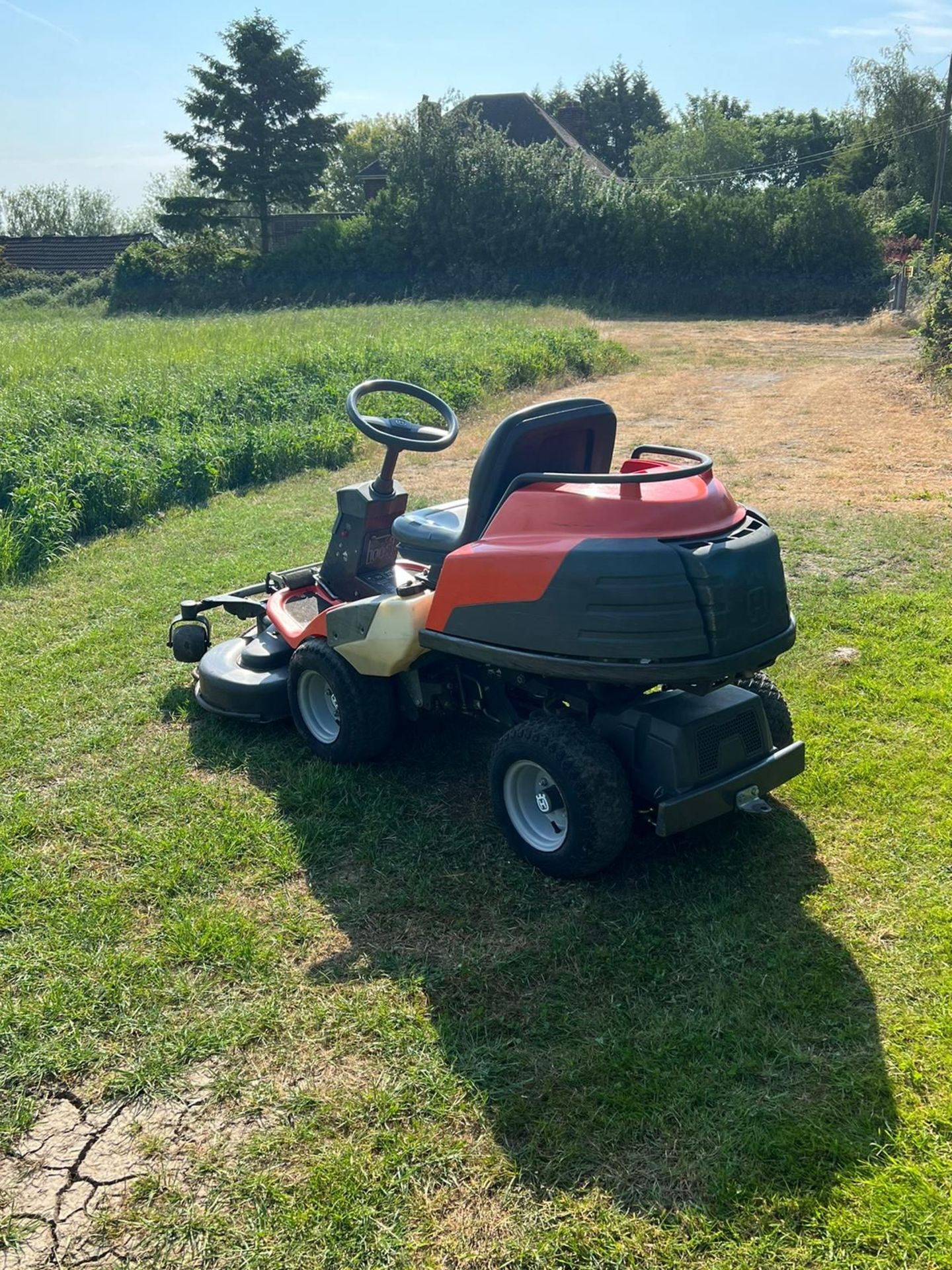 husqarna rider pr17 awd Ride on lawn mower *NO VAT* - Image 5 of 9