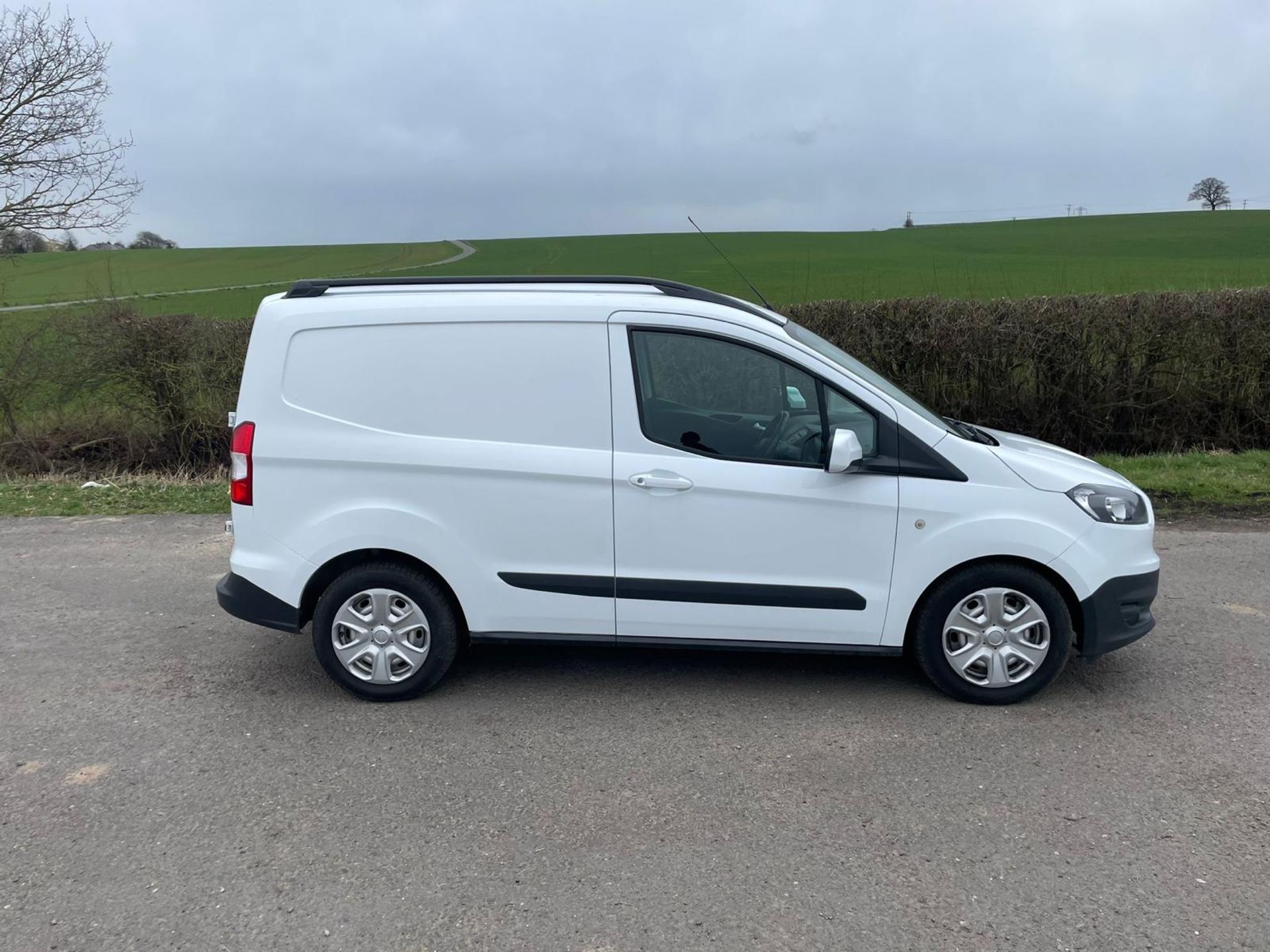 2017 FORD TRANSIT COURIER TREND WHITE PANEL VAN *NO VAT* - Image 4 of 11