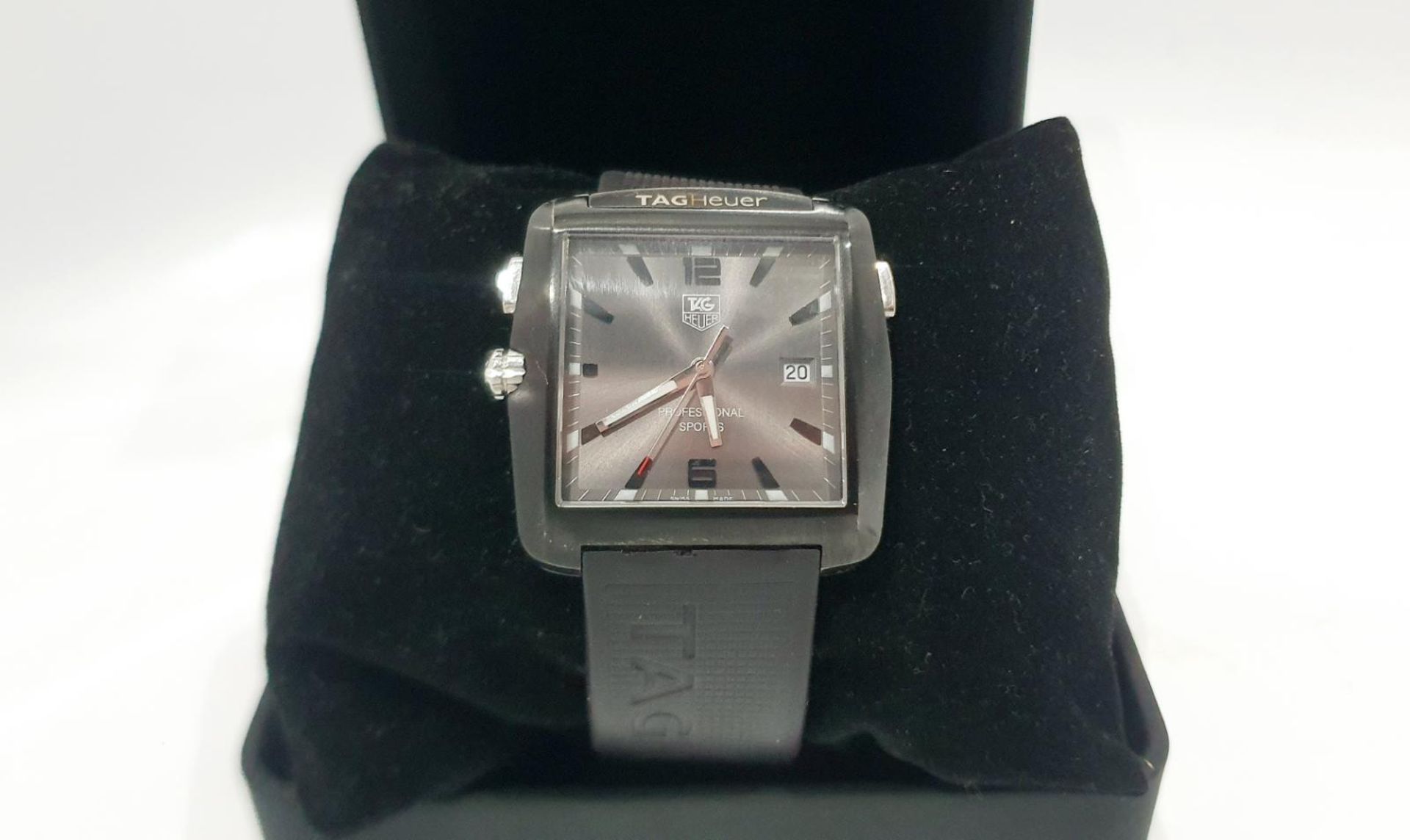 TAG HEUER PROFESSIONAL SPORTS MENS SWISS WATCH.NO VAT