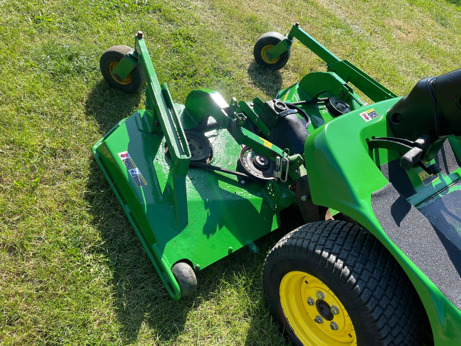 JOHN DEERE 1445 OUT FRONT RIDE ON LAWN MOWER *NO VAT* - Image 11 of 17