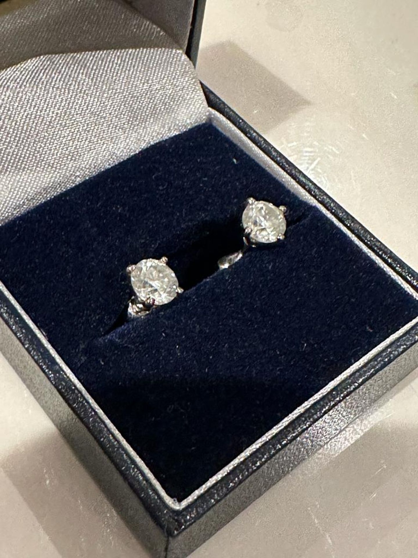 1.80ct Diamond stud earrings *NO VAT* - Image 2 of 4