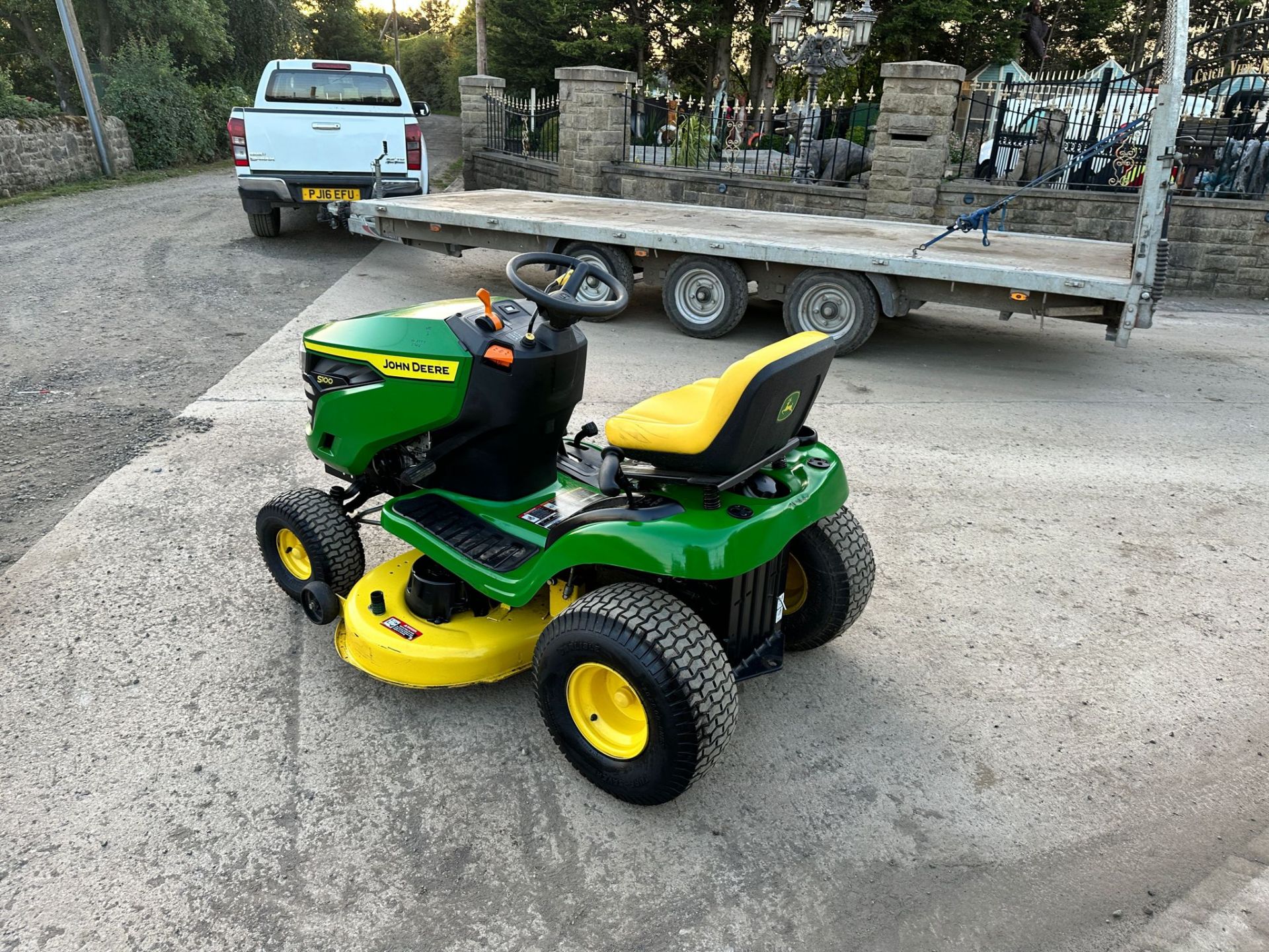 2021 JOHN DEERE S100 RIDE ON MOWER *PLUS VAT* - Image 3 of 12