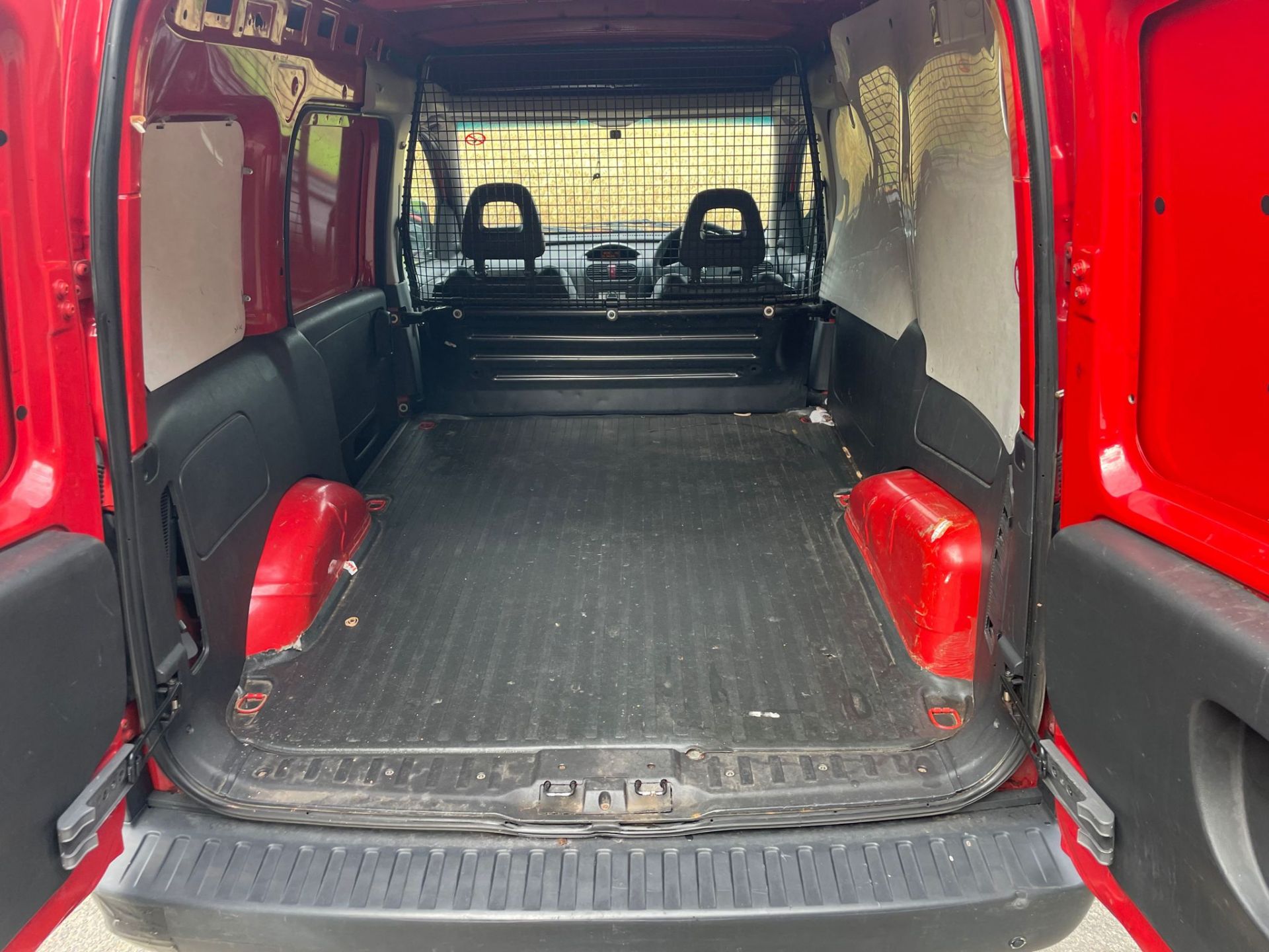 2010 VAUXHALL COMBO 1700 CDTI RED PANEL VAN *NO VAT* - Image 12 of 12