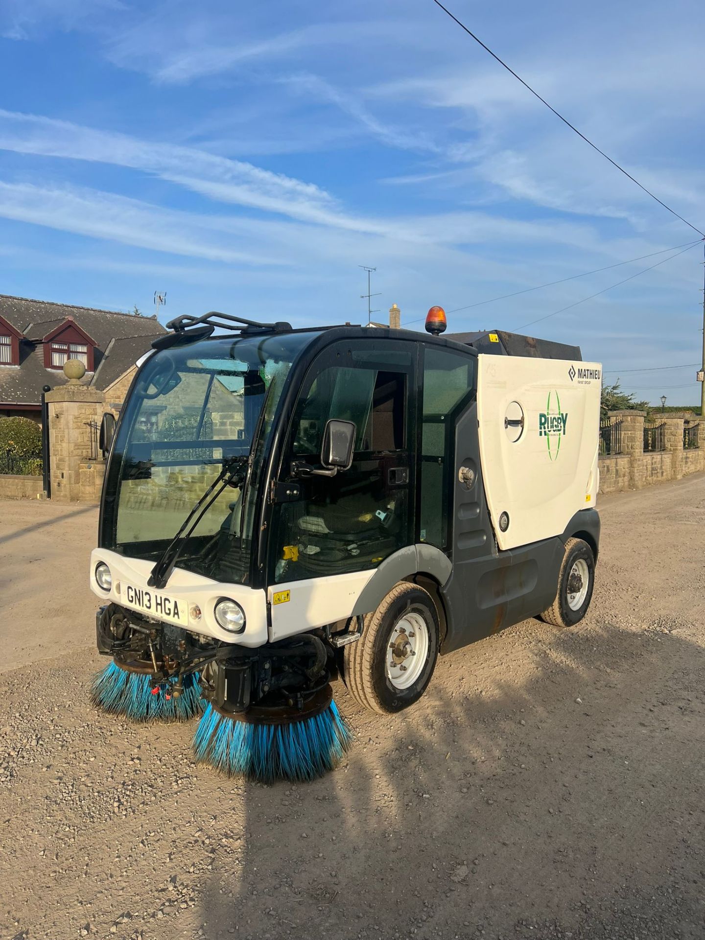 2013 Mathieu Azurs 200 Compact Sweeper Road Sweeper *PLUS VAT* - Image 3 of 15