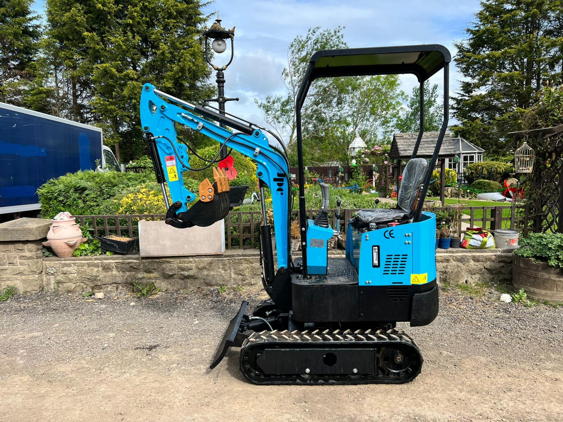 New And Unused JPC HT12 1 Ton Mini Digger, Runs Drives And Digs *PLUS VAT* - Image 7 of 12