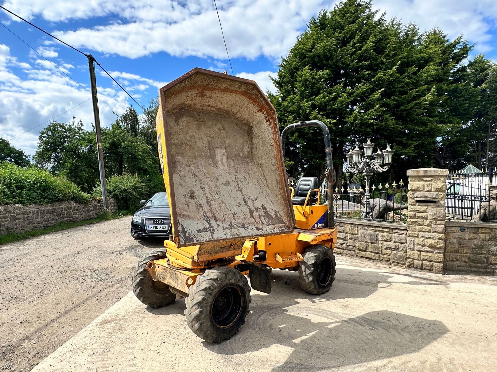 THWAITES HIGH TIP SWIVEL SKIP 1.5 TON DUMPER *PLUS VAT* - Image 10 of 18