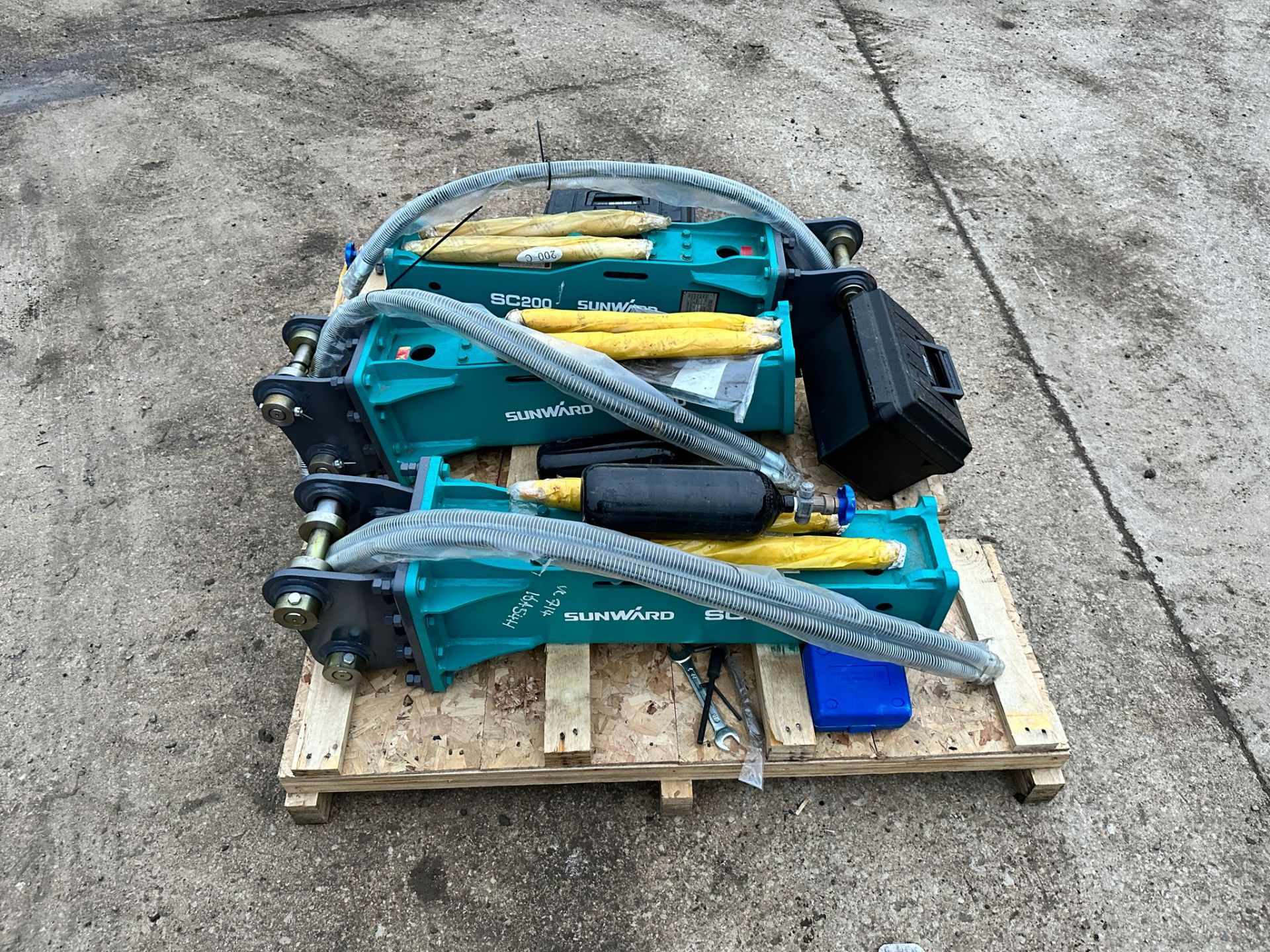 NEW/UNUSED SUNWARD SC200 HYDRAULIC ROCK BREAKER *PLUS VAT* - Image 6 of 9