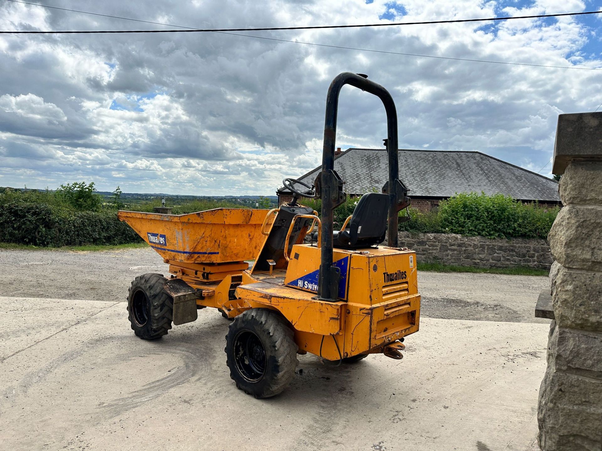 THWAITES HIGH TIP SWIVEL SKIP 1.5 TON DUMPER *PLUS VAT* - Image 5 of 18