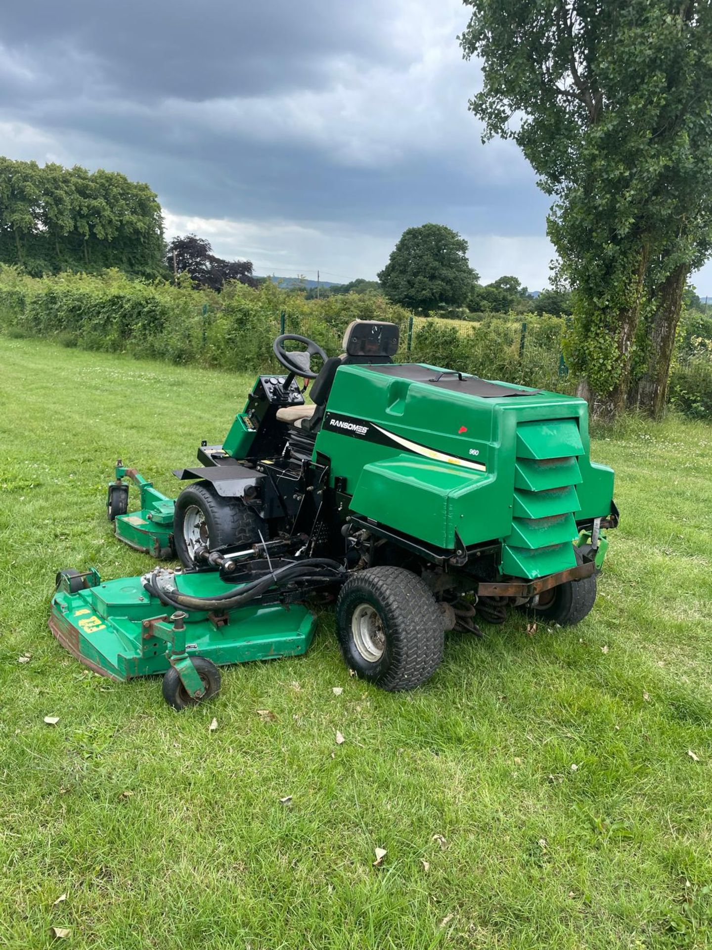 RANSOMES 960 4WD BATWING RIDE ON MOWER *PLUS VAT* - Image 8 of 9