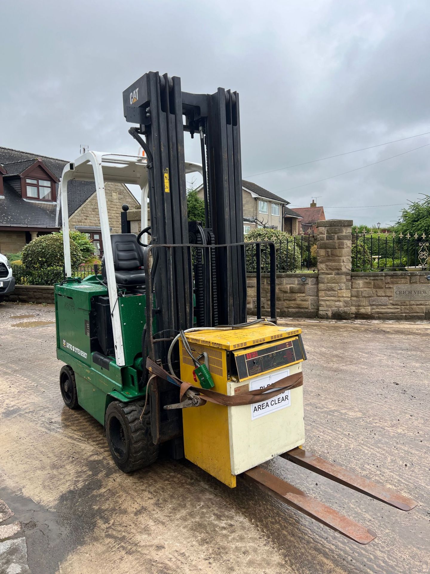 Cat 2.5 Ton electric forklift *NO VAT*