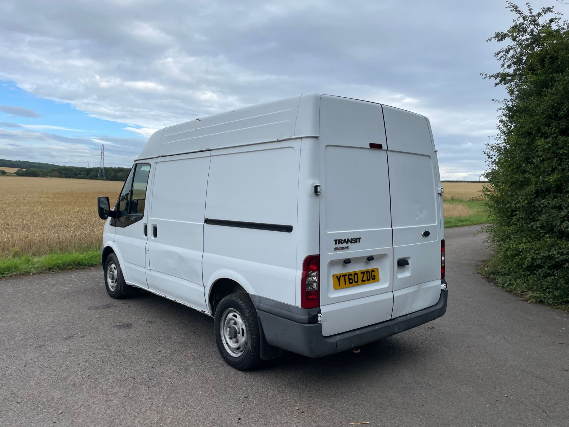 2010 FORD TRANSIT 85 T280M FWD WHITE PANEL VAN *PLUS VAT* - Image 5 of 13