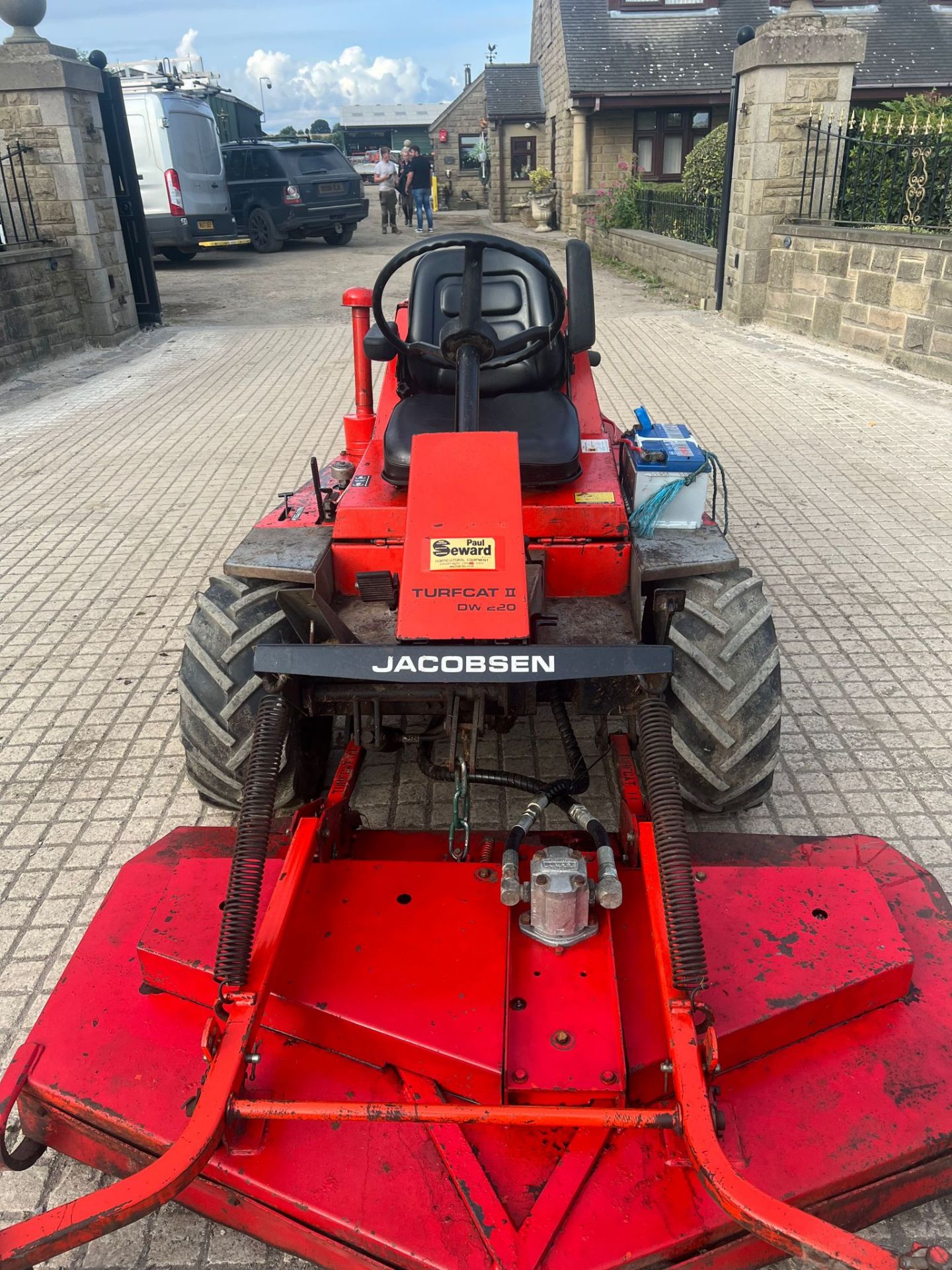 JACOBSEN OUT FRONT RIDE ON LAWN MOWER *NO VAT* - Image 11 of 12