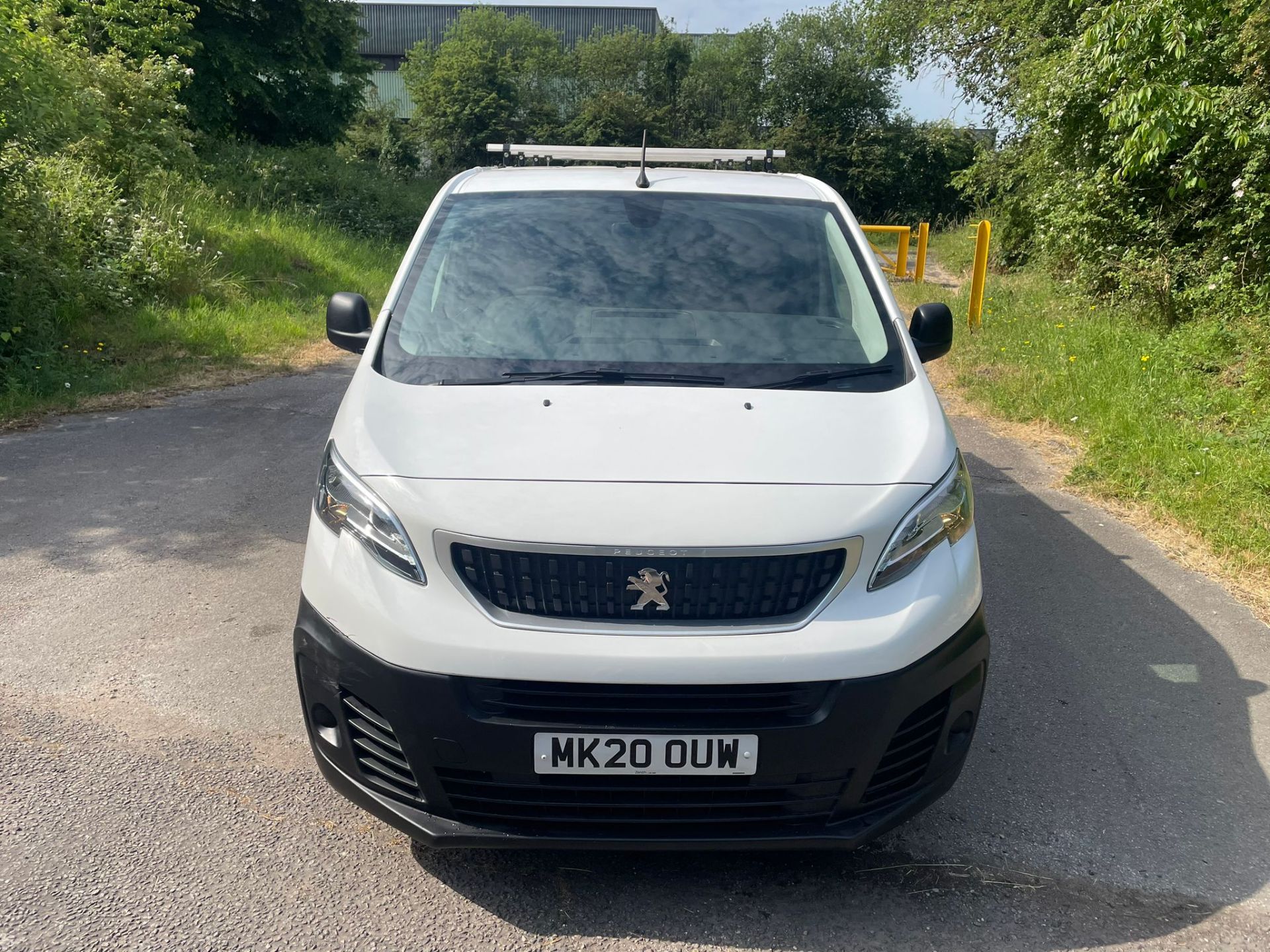 2020/20 REG PEUGEOT EXPERT PROFESSIONAL L1 BLUE HDI 2.0 DIESEL LOW MILES, SHOWING 0 FORMER KEEPERS - Image 2 of 20