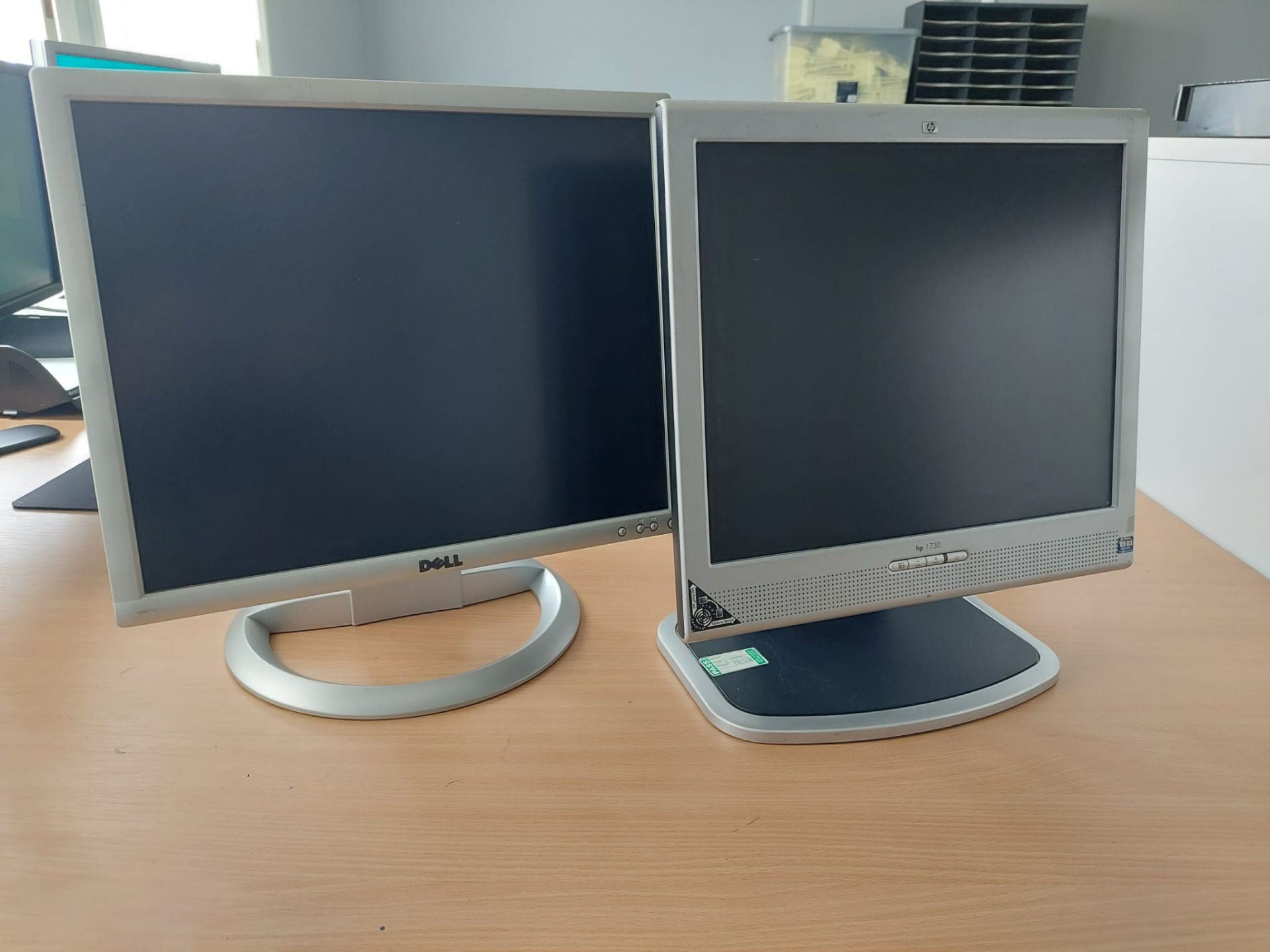 Dell Ultrasharp and HP 1730 Monitor Bundle *NO VAT*