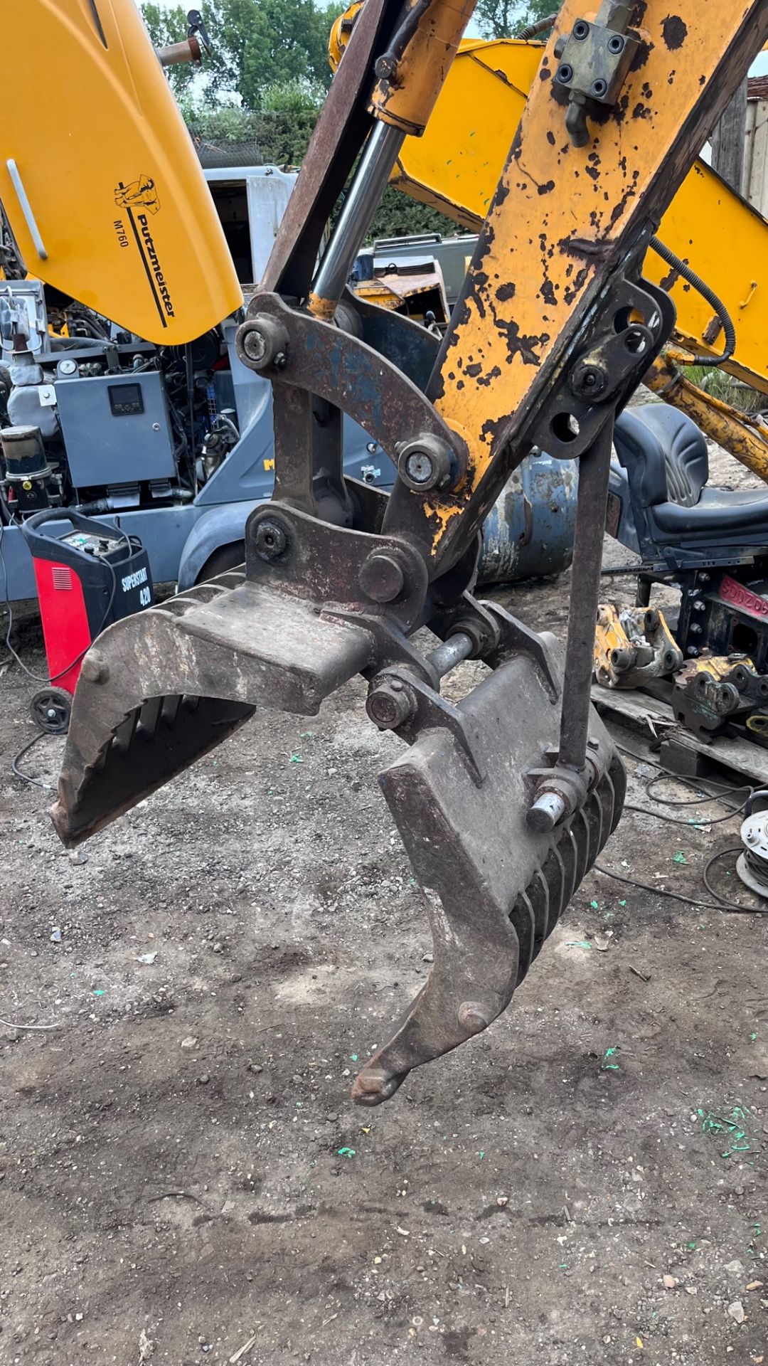 2015 Weld On Grapple to suit 3-5 ton Mini Digger *PLUS VAT* - Image 3 of 4