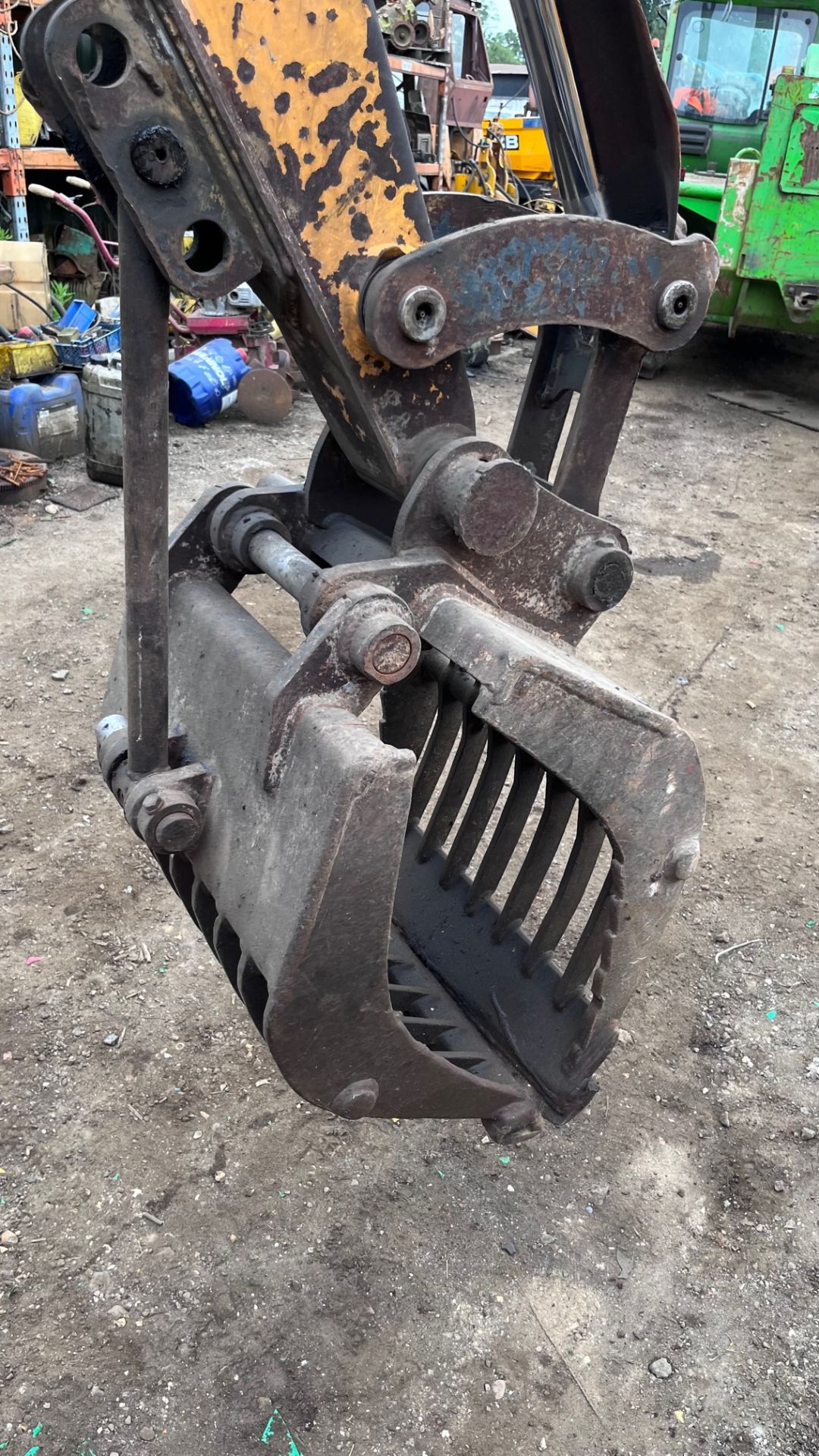 2015 Weld On Grapple to suit 3-5 ton Mini Digger *PLUS VAT*