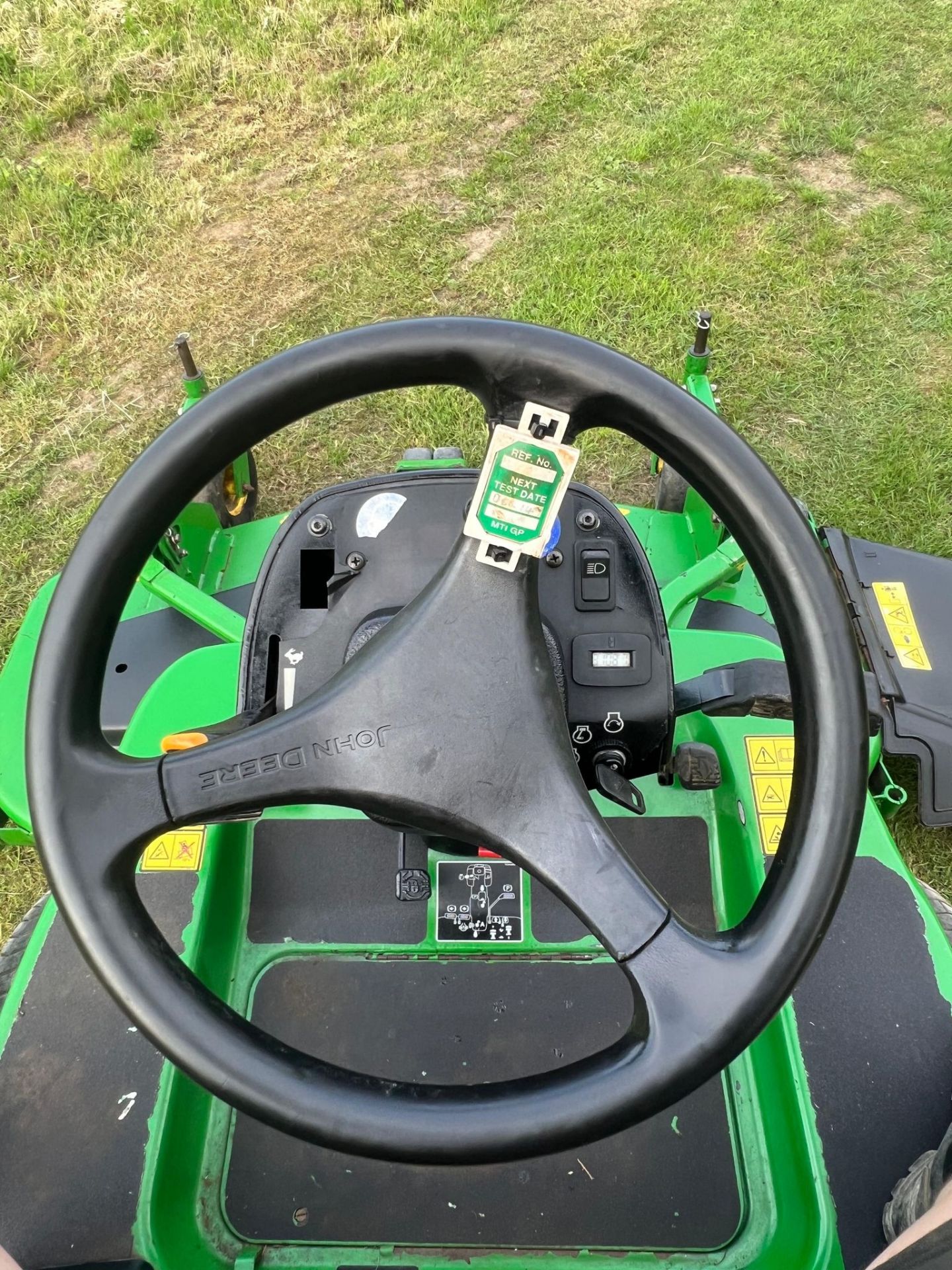 John Deere 1445 Ride On Lawn Mower Out Front Deck *PLUS VAT* - Image 15 of 15