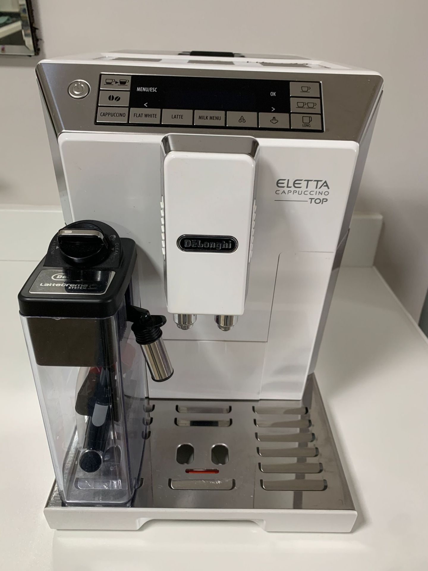 Delonghi Eletta Cappuccino Fully Automatic Bean to Cup coffee machine - White RRP £999 *NO VAT* - Image 6 of 8