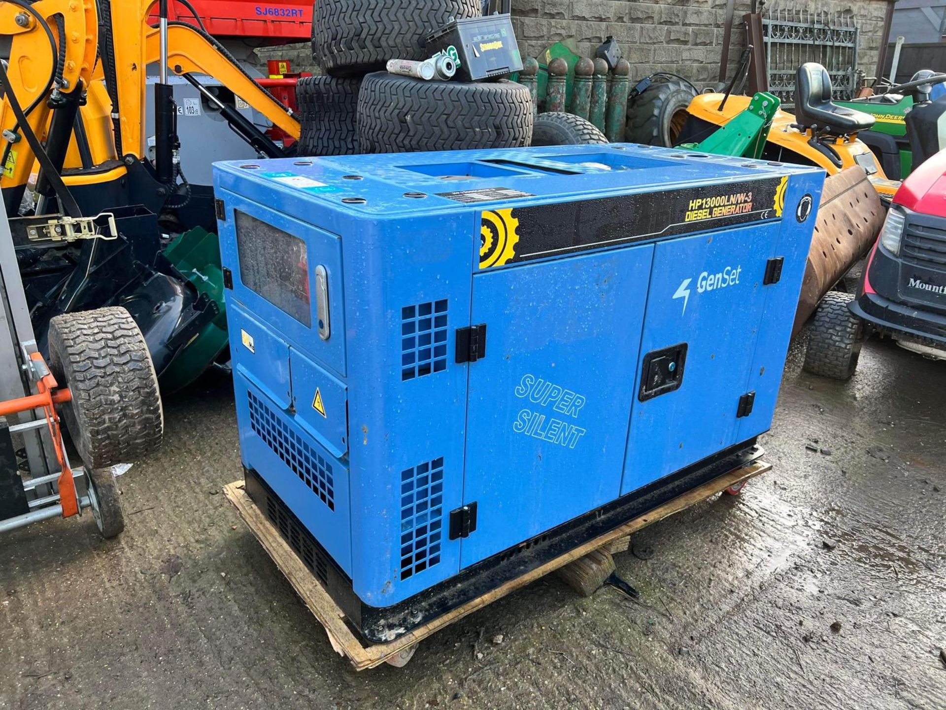 NEW/UNUSED GENSET HP13000LN/W-3 15KVA SUPER SILENT DIESEL WELDER GENERATOR *PLUS VAT* - Image 4 of 8