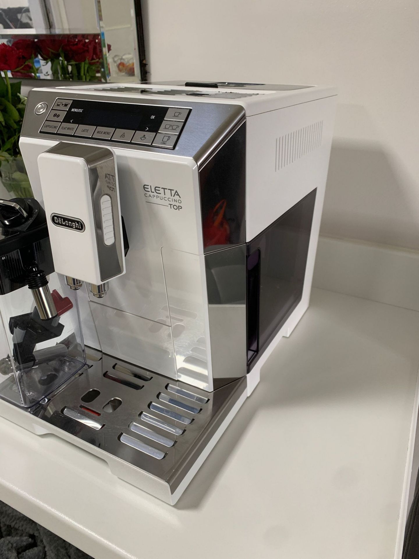 Delonghi Eletta Cappuccino Fully Automatic Bean to Cup coffee machine - White RRP £999 *NO VAT* - Image 7 of 8