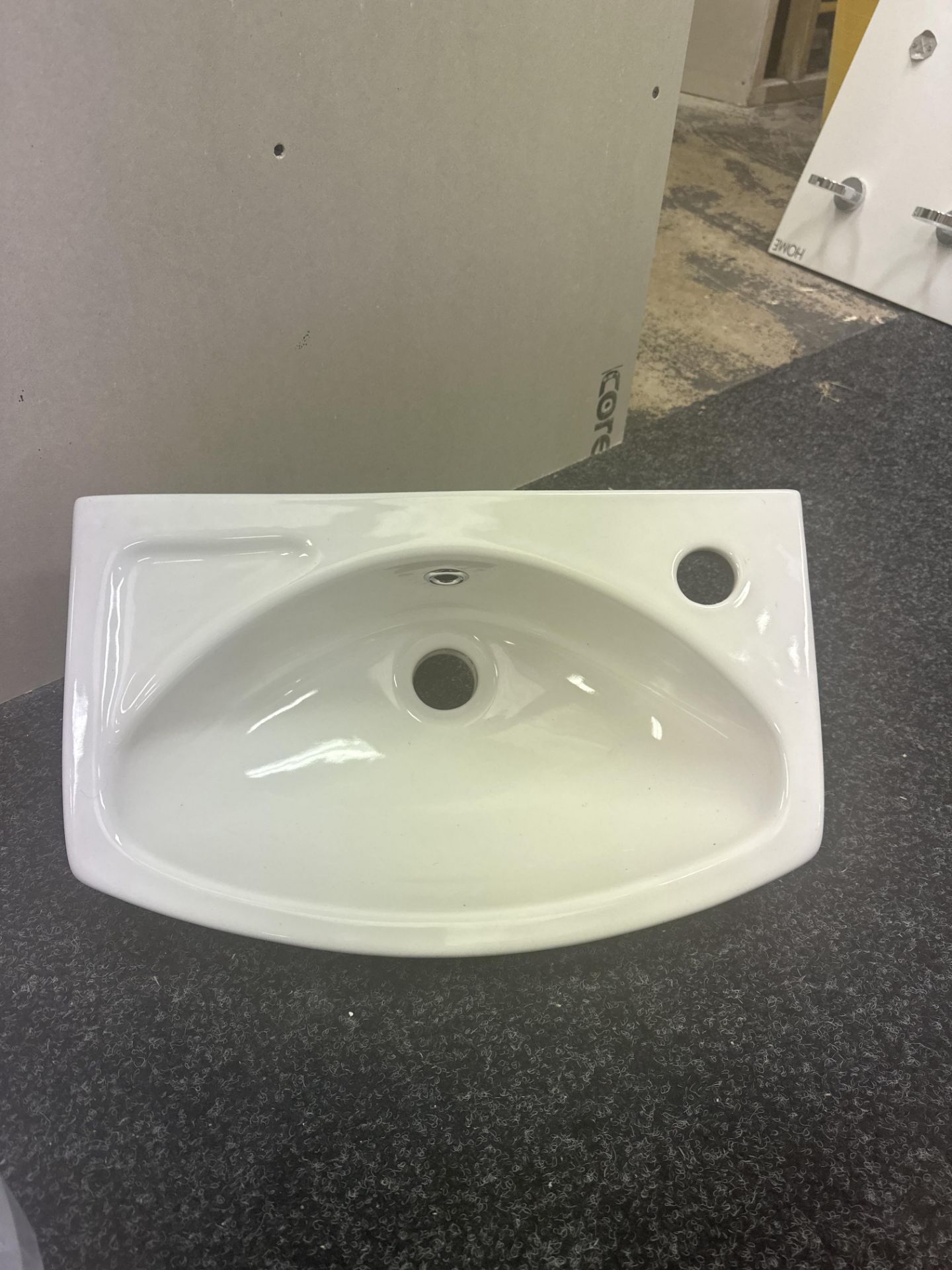 1 x 1 tap hole wall hung basin