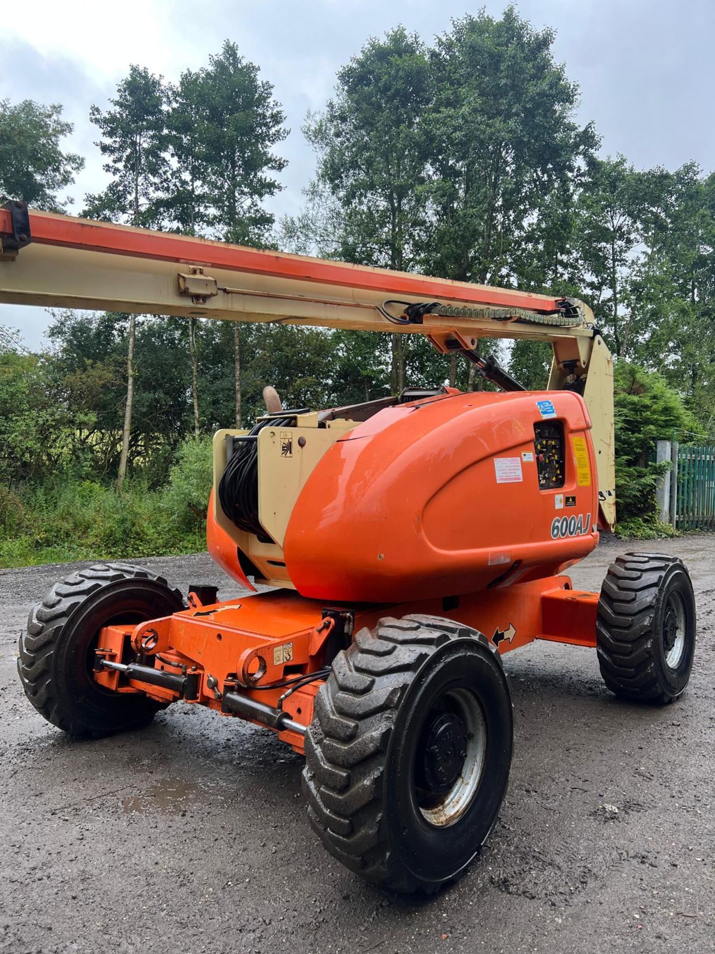 JLG 600 AJ BOOM LIFT 20 METER LIFT HEIGHT! 4x4 *PLUS VAT* - Image 8 of 24