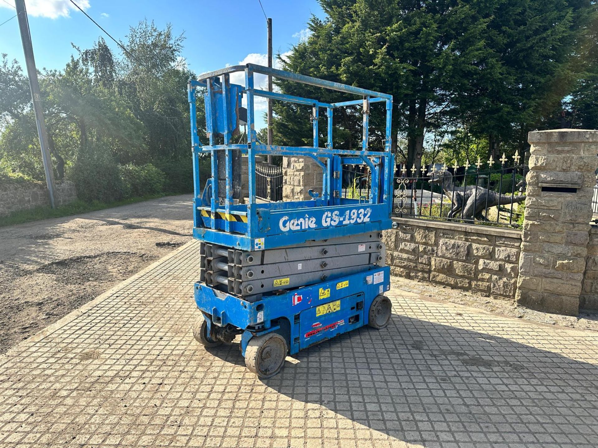 2017 GENIE GS-1932 ELECTRIC SCISSOR LIFT *PLUS VAT* - Image 3 of 13