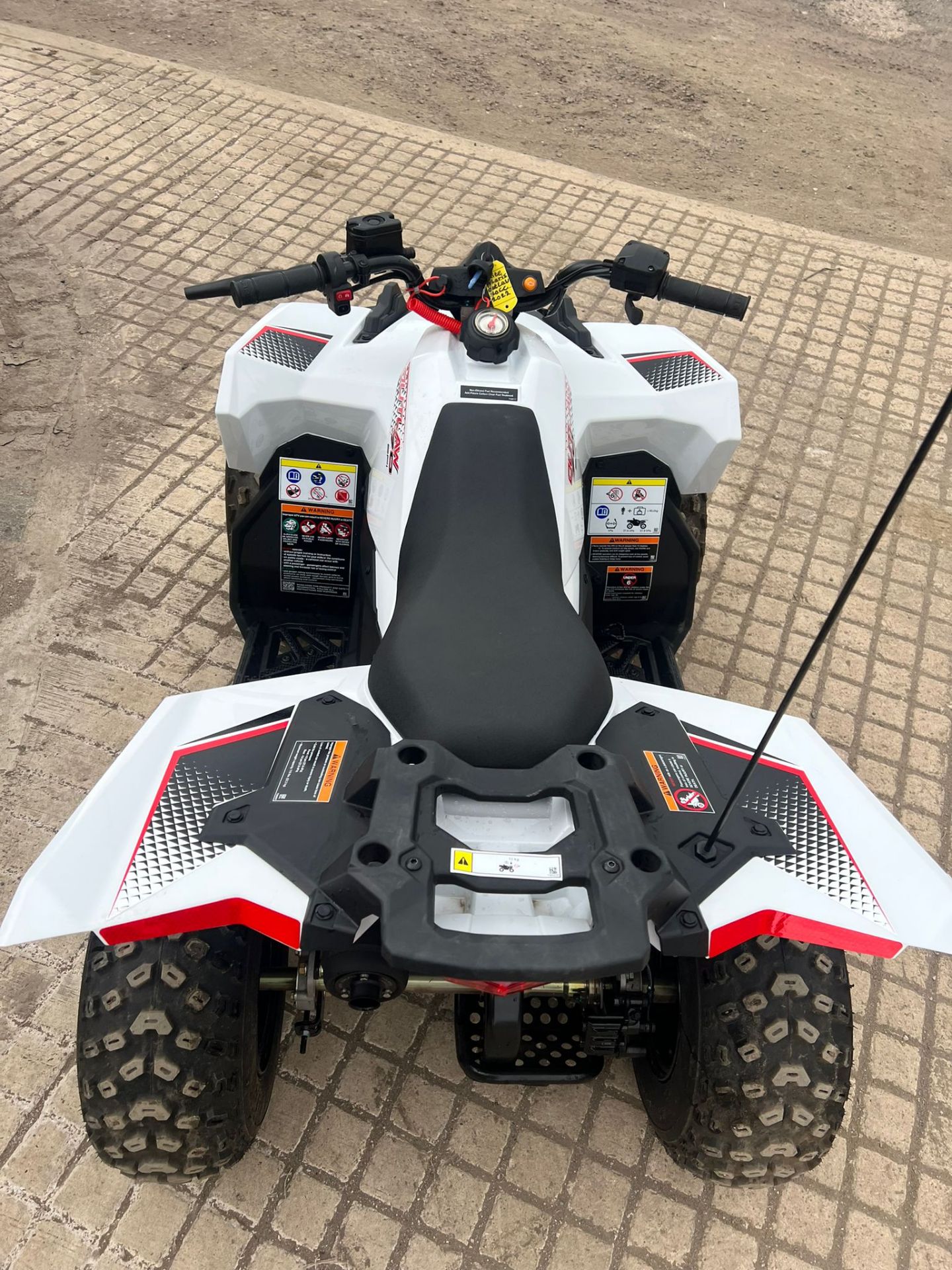 New/unused Polaris outlaw 70 quad bike *PLUS VAT* - Image 4 of 16