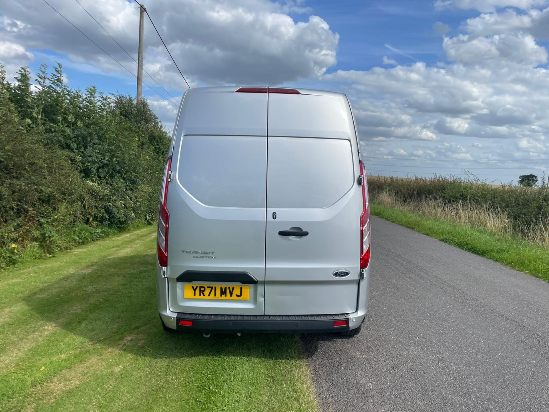 2021/71 REG FORD TRANSIT CUSTOM 340 TREND EBLUE 2.0 DIESEL MANUAL PANEL VAN, SHOWING 0 FORMER KEEPER - Image 5 of 15