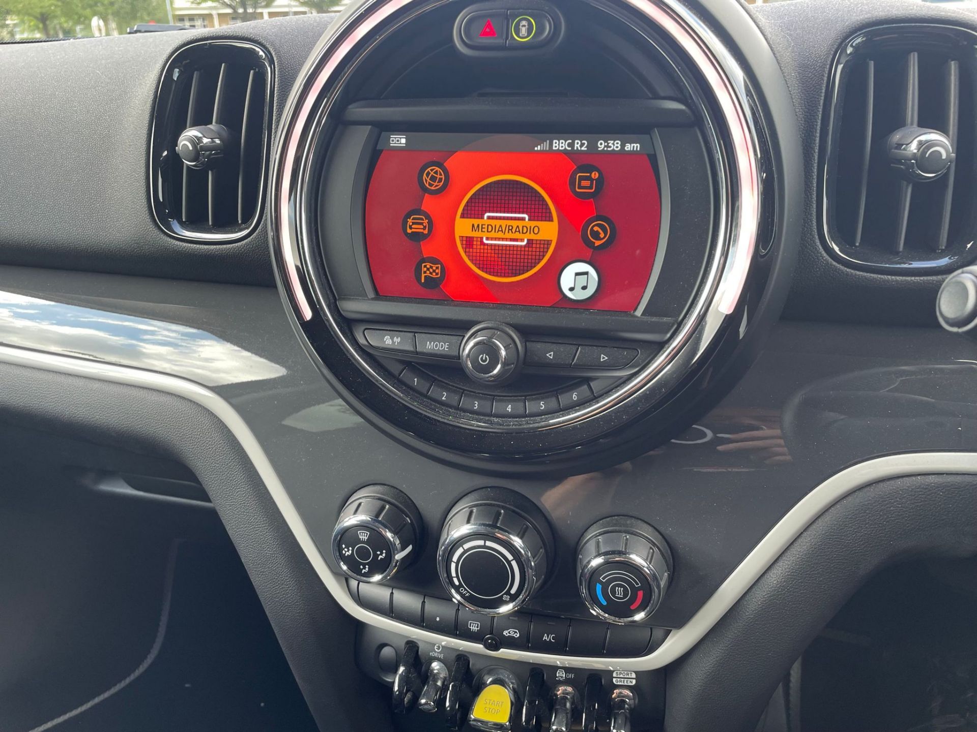 2019 MINI COUNTRYMAN COOPER S E ALL4 A GREY SUV HATCHBACK *NO VAT* - Image 13 of 17