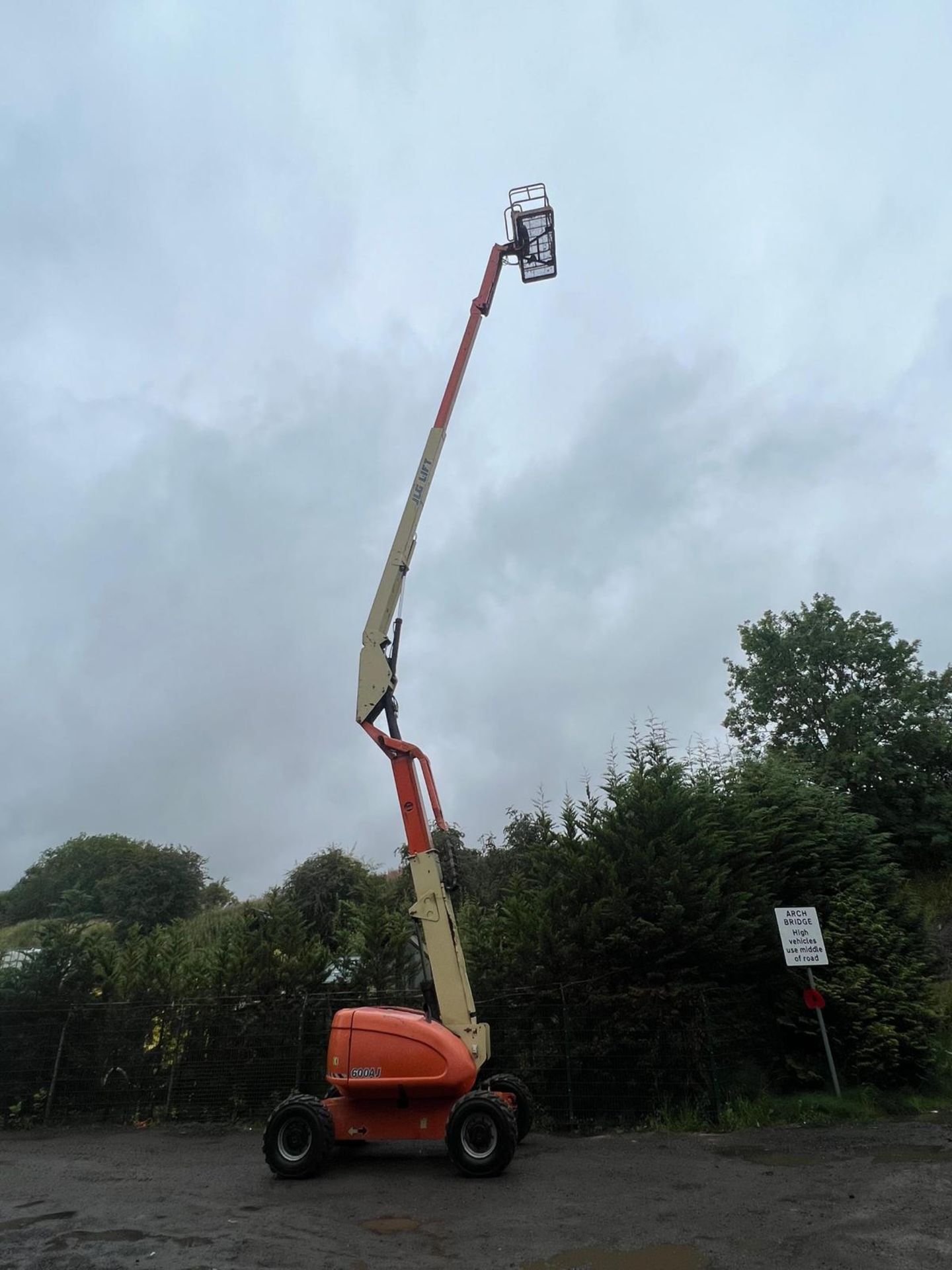 JLG 600 AJ BOOM LIFT 20 METER LIFT HEIGHT! 4x4 *PLUS VAT* - Image 14 of 24